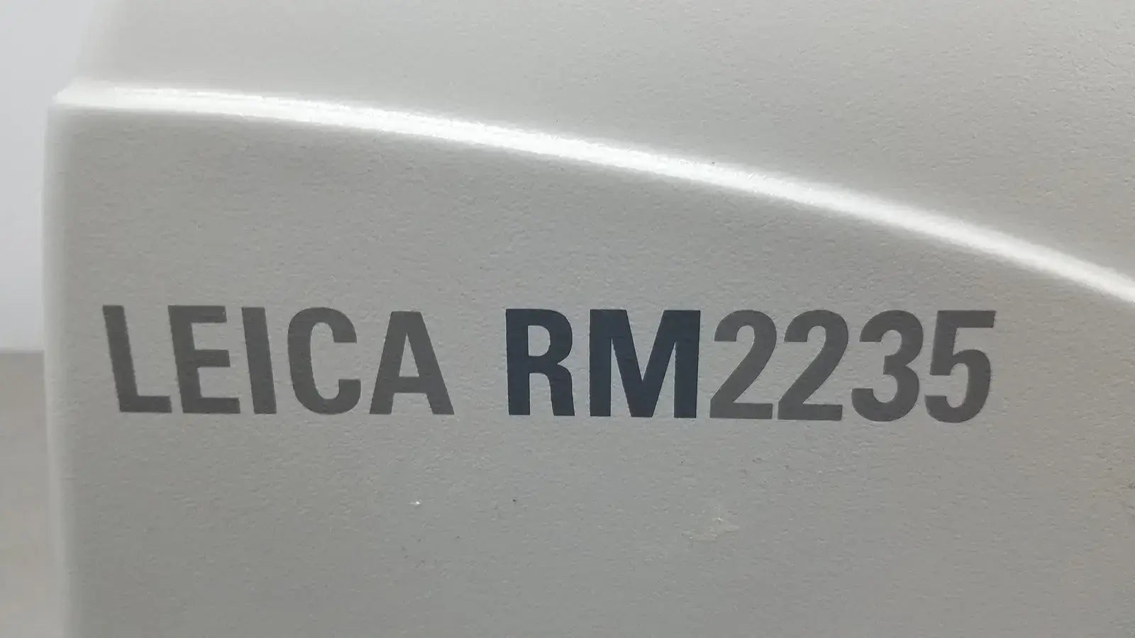 LEICA RM2235 Manual Rotary Microtome Histology Pathology Lab Tissue Sectioner