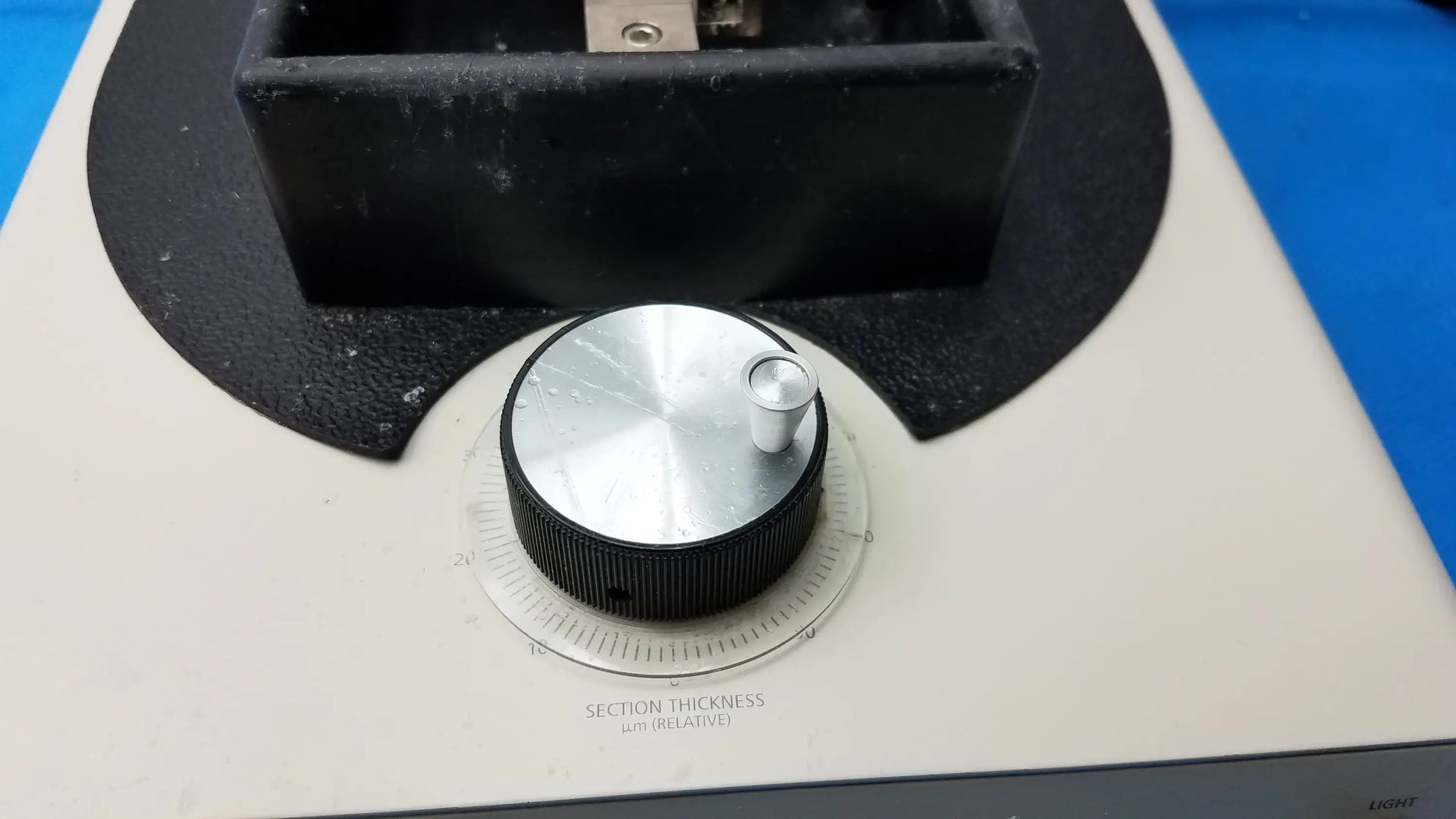 Leica VT1000A Vibrating Blade Microtome