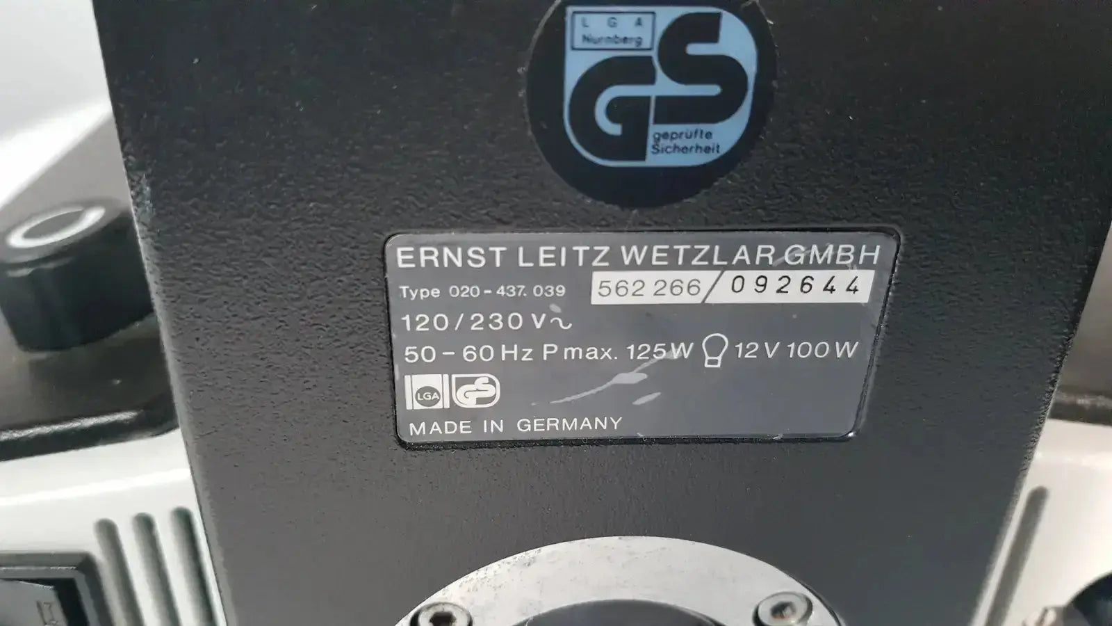 Black ernst leitz wetzlar gmbh leitz metallux 3 stereo zoom microscope with matte finish and silver specification label