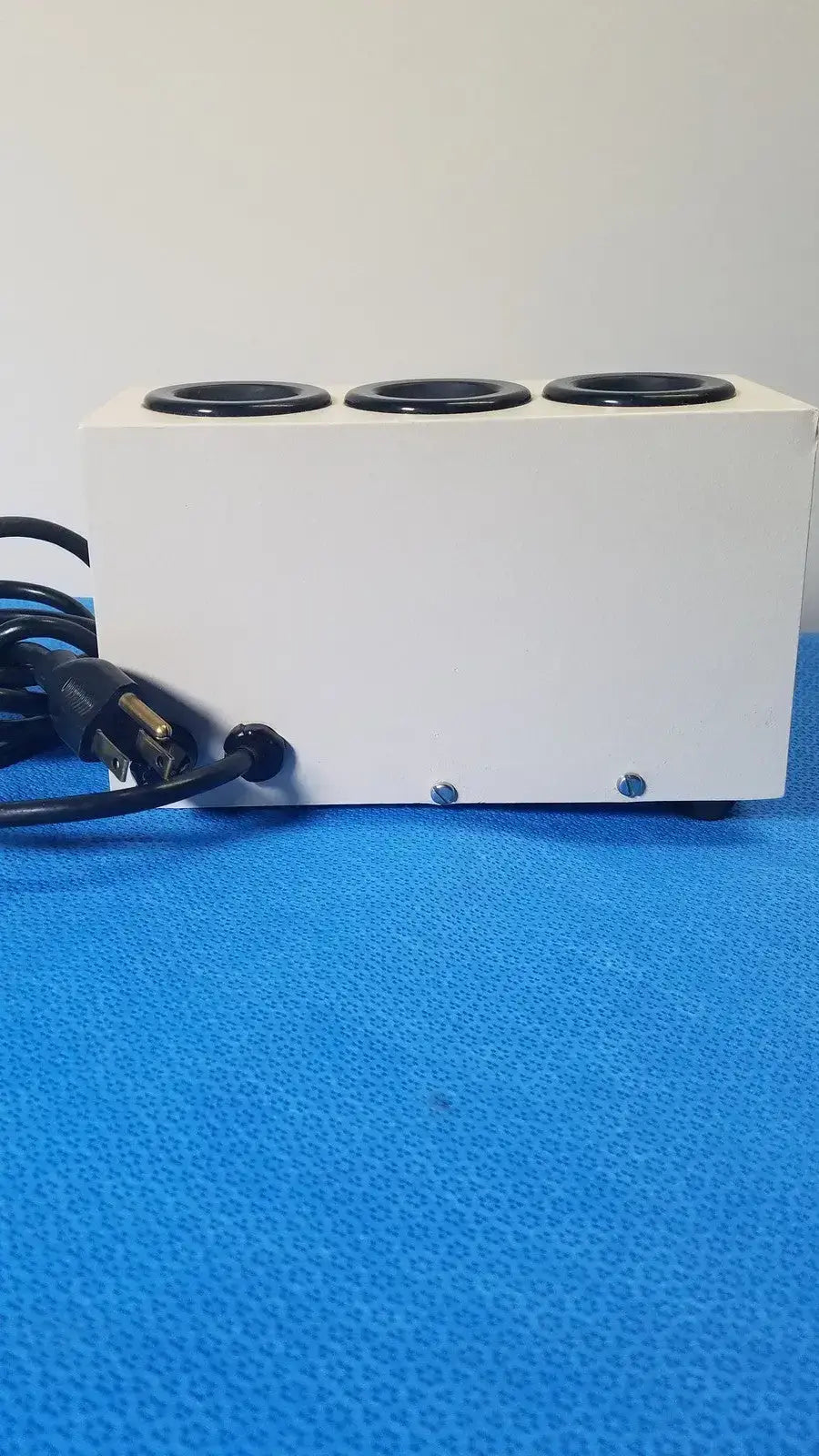 Lombart Instrument Three-Well Desk Charger