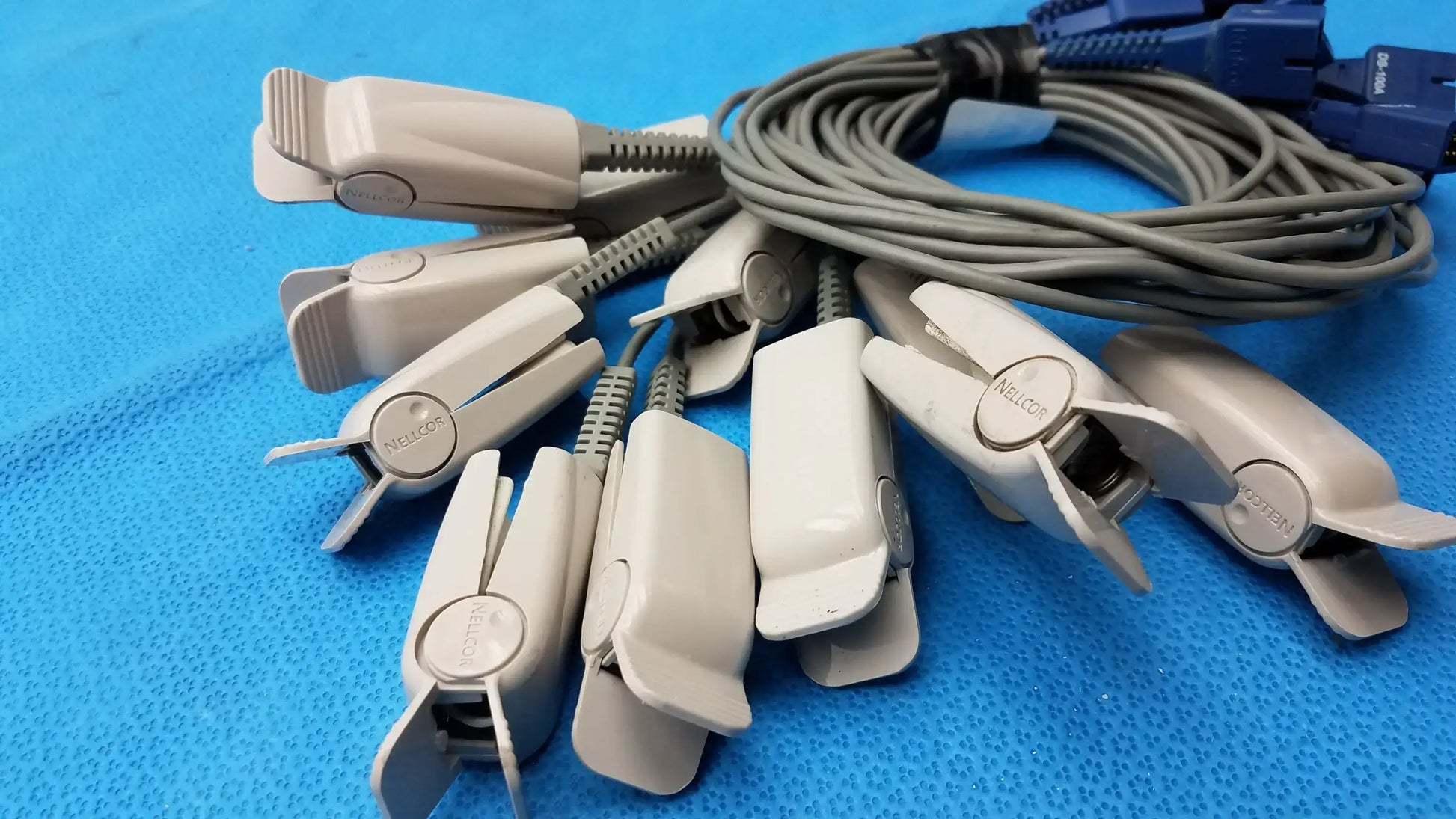 Lot of 11 Nellcor DS-100A SpO2 Adult Finger Clip Sensors - Sensor