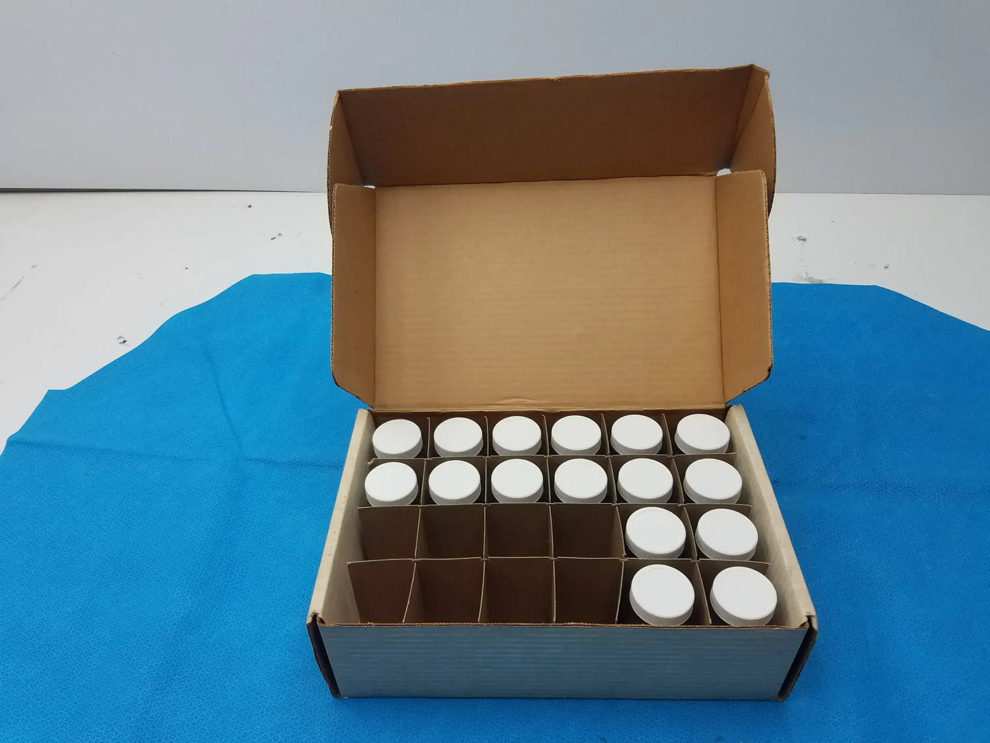Lot of 16 Scintillation Vials Glass Jar - Vial