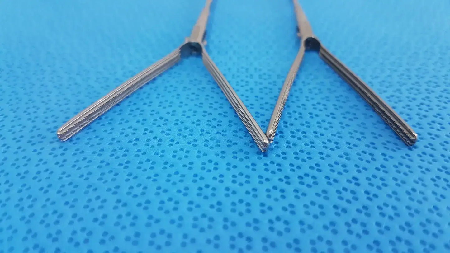 Lot of = 2 AESCULAP Laparoscopic Dissecting Forceps - P0657R