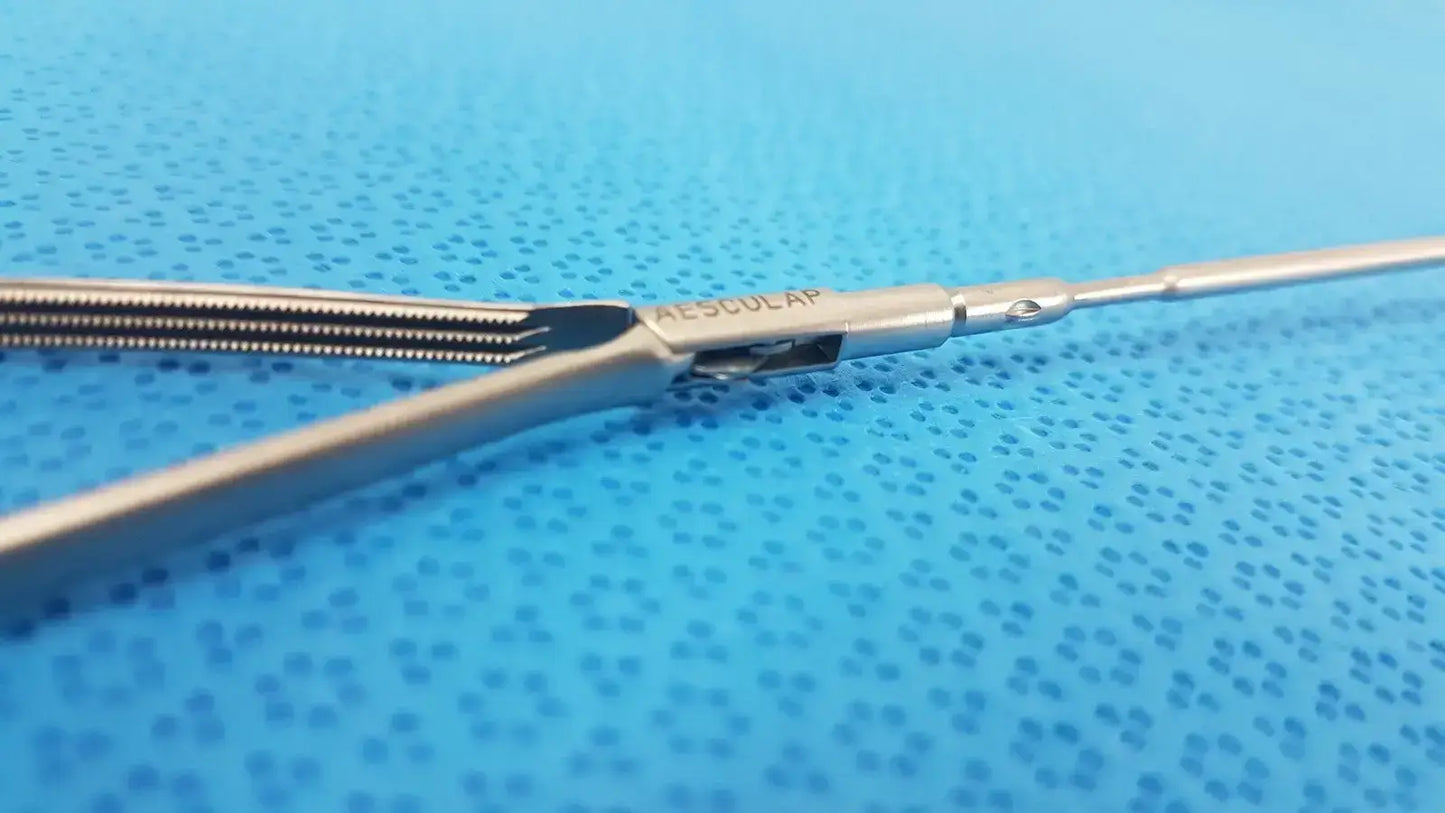 Lot of = 2 AESCULAP Laparoscopic Dissecting Forceps - P0657R