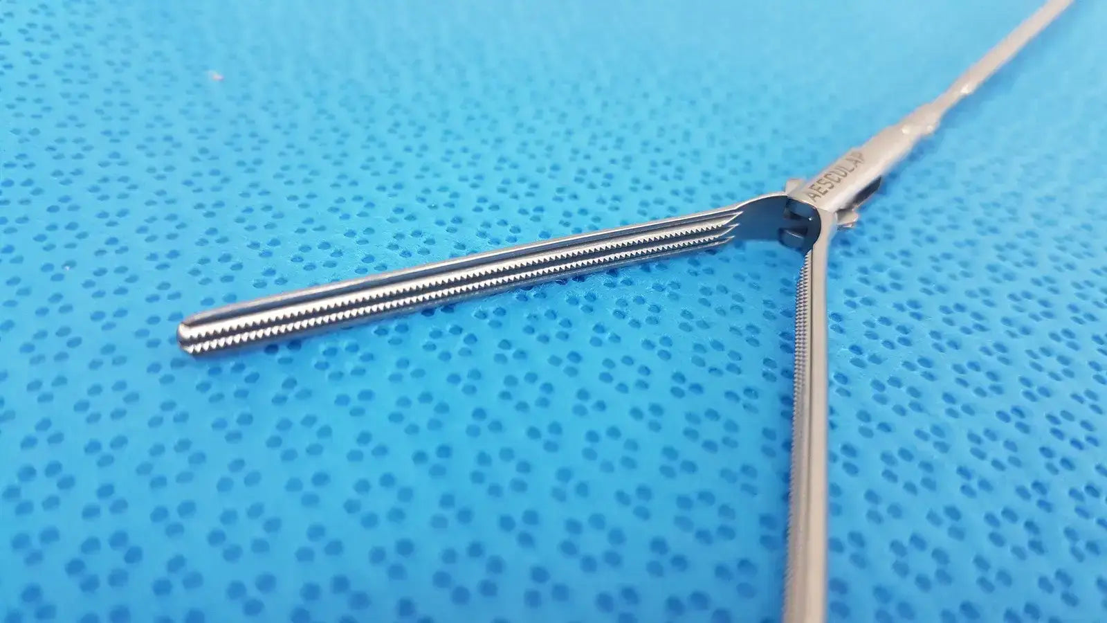 Lot of = 2 AESCULAP Laparoscopic Dissecting Forceps - P0657R