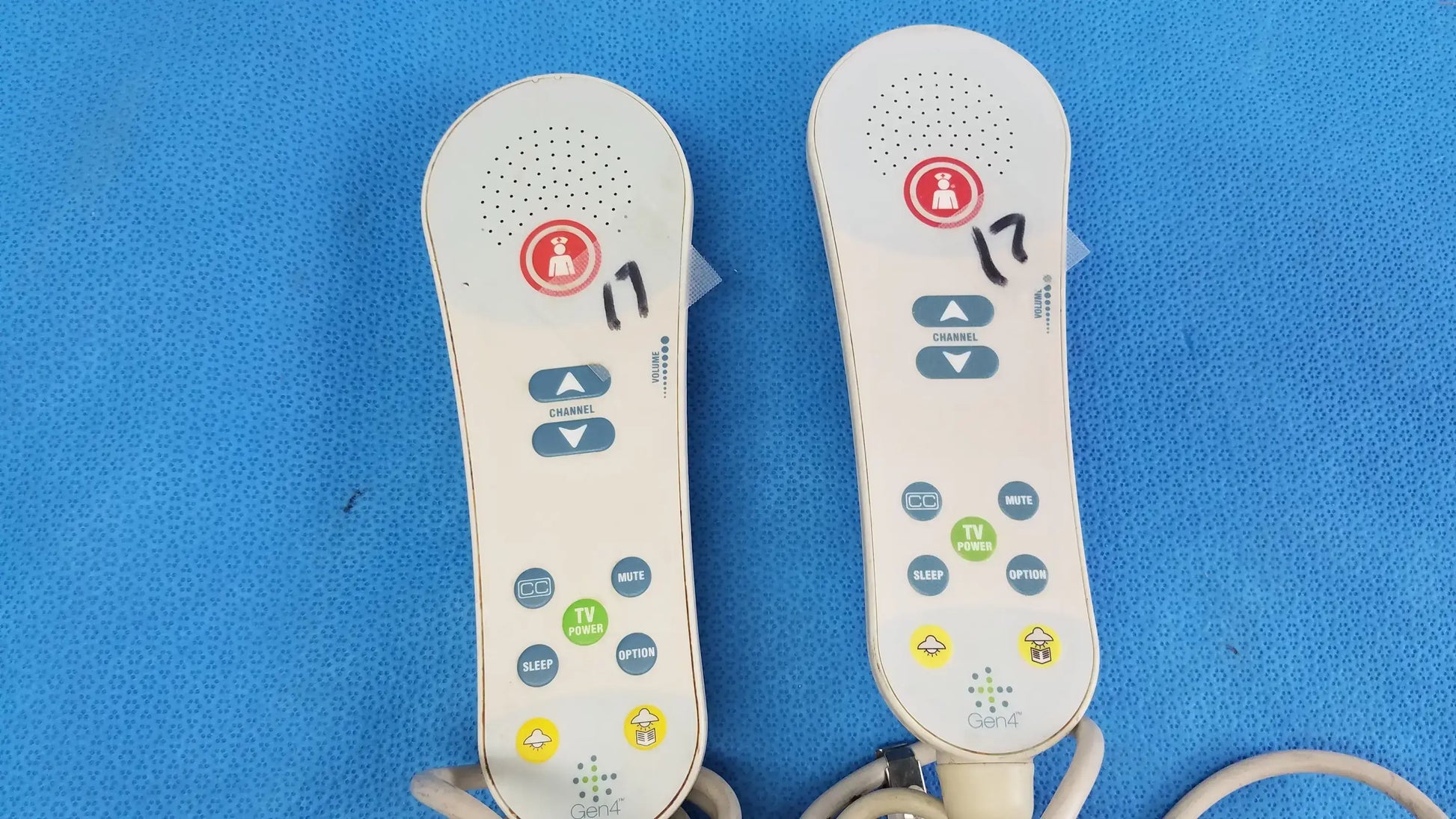 Lot of - 2 Curbell Gen4 Pillow Speaker TV Controller P/N 4D235U-Z002008