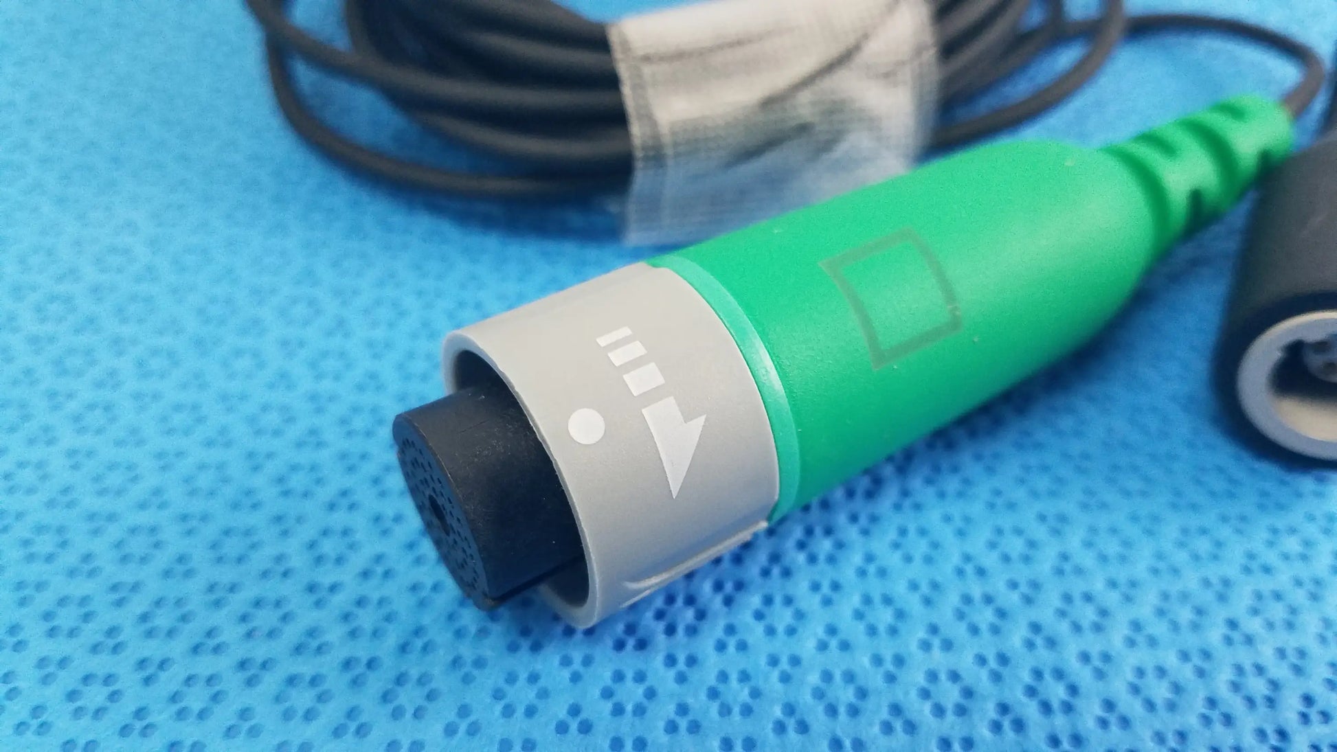 Lot of 2 d-ens-sup-q-cbl ensite x ep system medical catheter connector cables green gray with white directional markings for reuse medical equipment