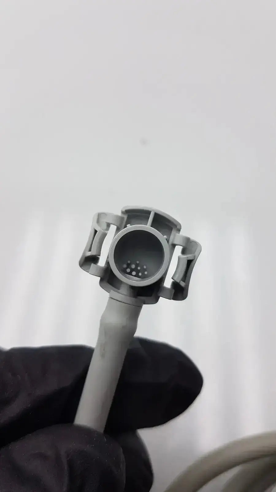 Gray plastic philips nibp air hose m1599b 7d adult connector with circular opening and four symmetrical flanges lot of 3