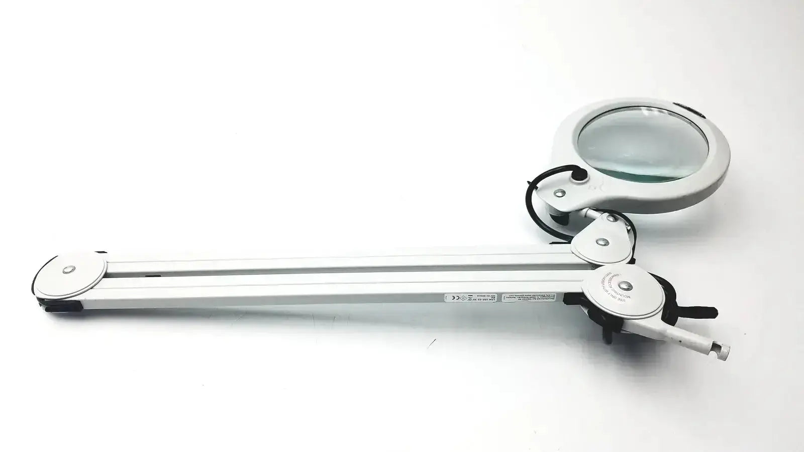 White adjustable magnifying lamp luxo lfg028214 with lfm led, 3 diopter lens, 45 inch arm, and clamp base untested