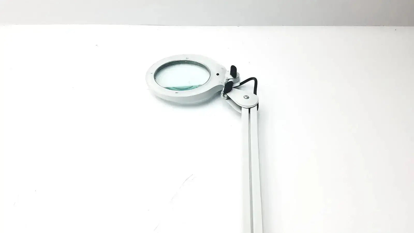 Silver luxo lfg028214 adjustable-arm magnifying lamp with lfm led, 3 diopter lens, black articulated joints, and clamp
