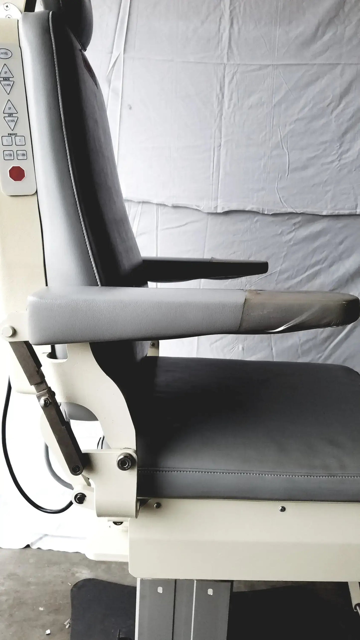 Magnetic TLT10-AX31A-016 Power Exam Chair 2x24-28VDC 2x5.5A Swiss Made