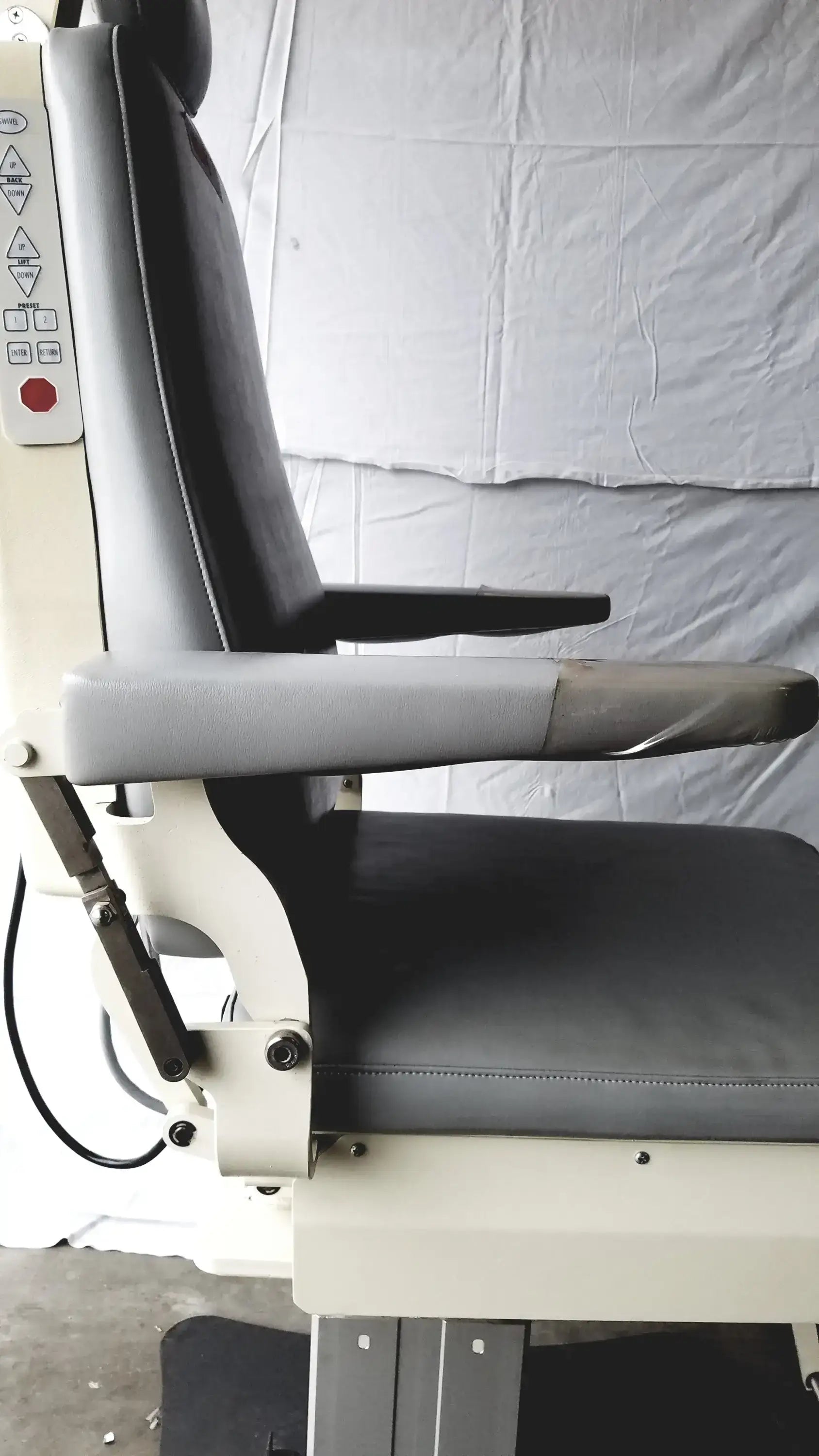 Magnetic TLT10-AX31A-016 Power Exam Chair 2x24-28VDC 2x5.5A Swiss Made