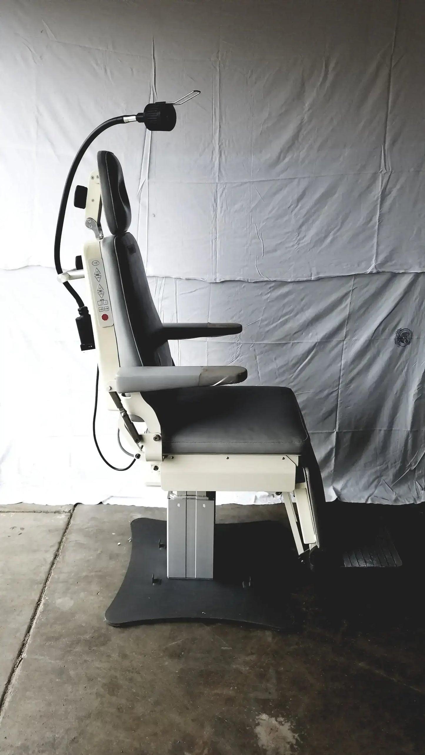 Magnetic TLT10-AX31A-016 Power Exam Chair 2x24-28VDC 2x5.5A Swiss Made