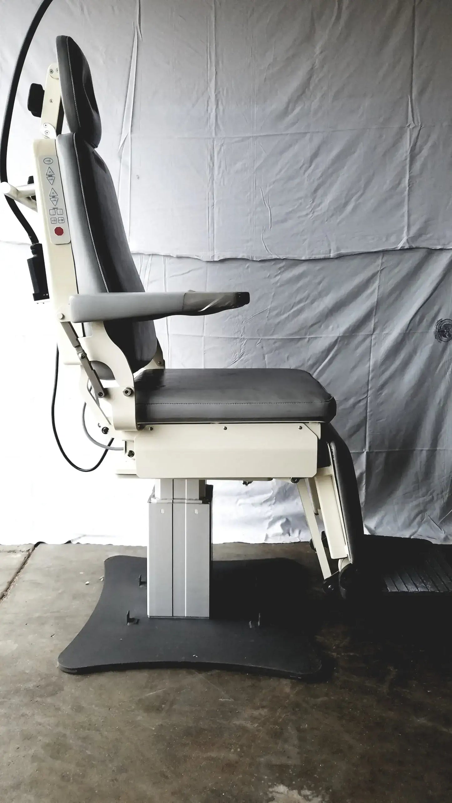 Magnetic TLT10-AX31A-016 Power Exam Chair 2x24-28VDC 2x5.5A Swiss Made