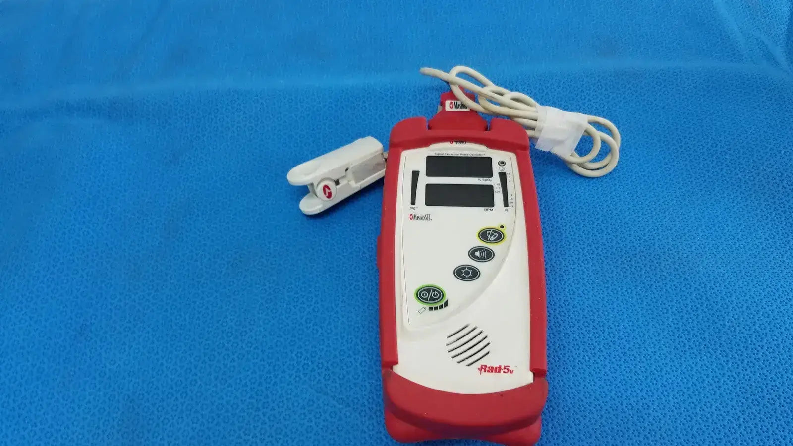 MASIMO Rad-5v Handheld Pulse Oximeter w/ Protective Boot & SpO2 Finger Sensor