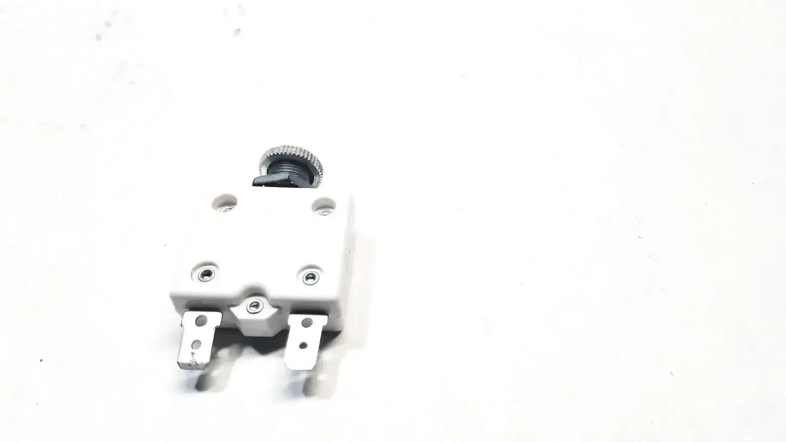 Mechanical Products 1600-112-180 Circuit Breaker 18A 250VAC-50VDC LR27156