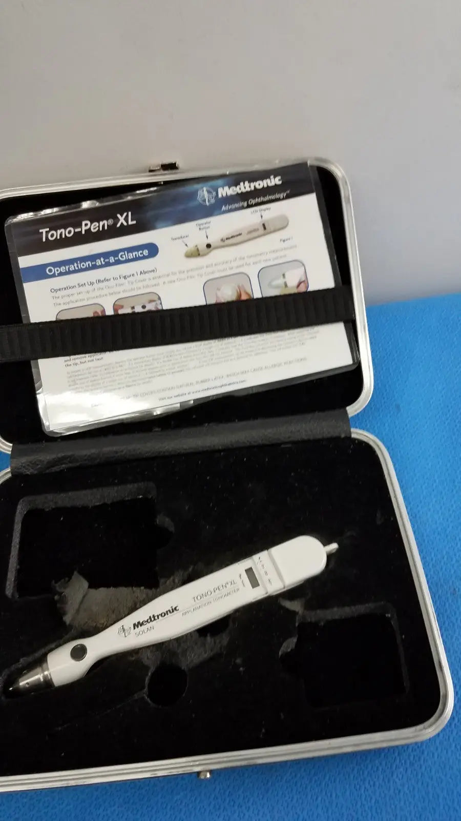 Medtronic Tono-Pen XL SOLAN Handheld Tonometer w/ Carry Case
