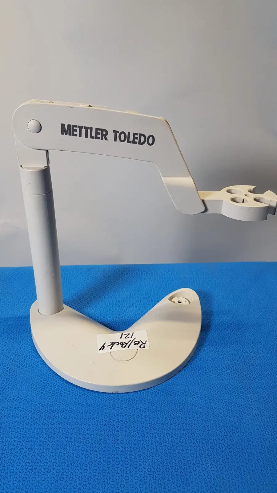 Mettler Toledo InLab 730 Conductivity Probe with Bench Stand for Lab pH Testing