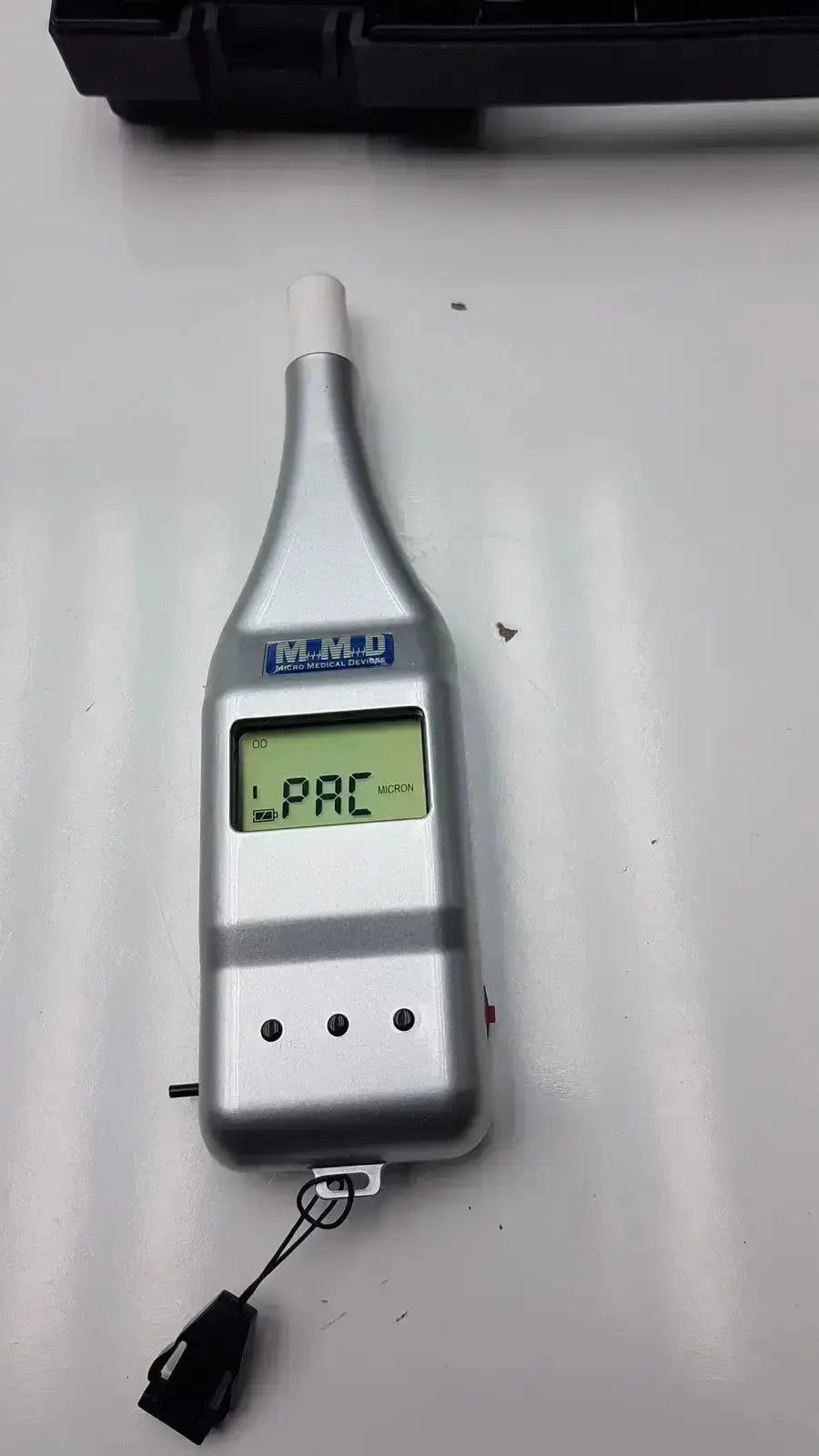 Silver micro medical devices palmscan p2000 fastpach pachymeter with digital display and white probe for precise measurements