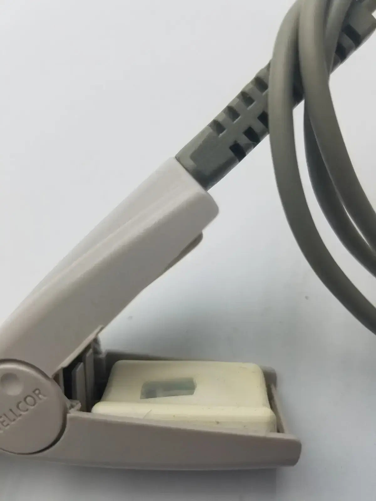 Nellcor Compatible Direct Connect SpO2 Sensor Adult Clip