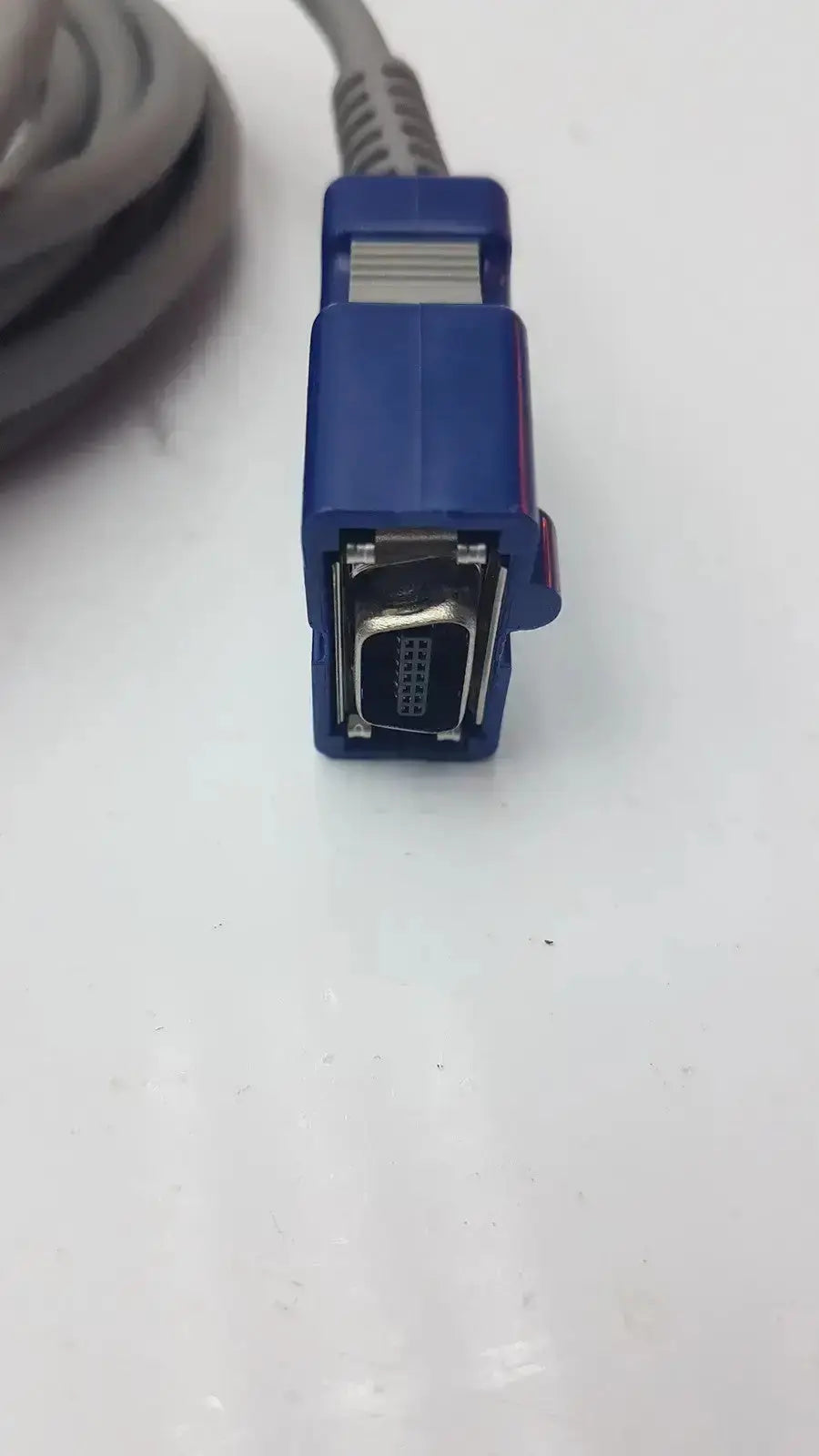 Blue vga connector with gray cable of nellcor pulse oximetry interface oximetry interface cable doc-10