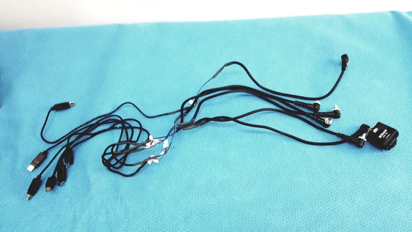 Nikon AS-15 Sync Terminal Hot Shoe Adapter w/ PC Multiple Connectors Cable