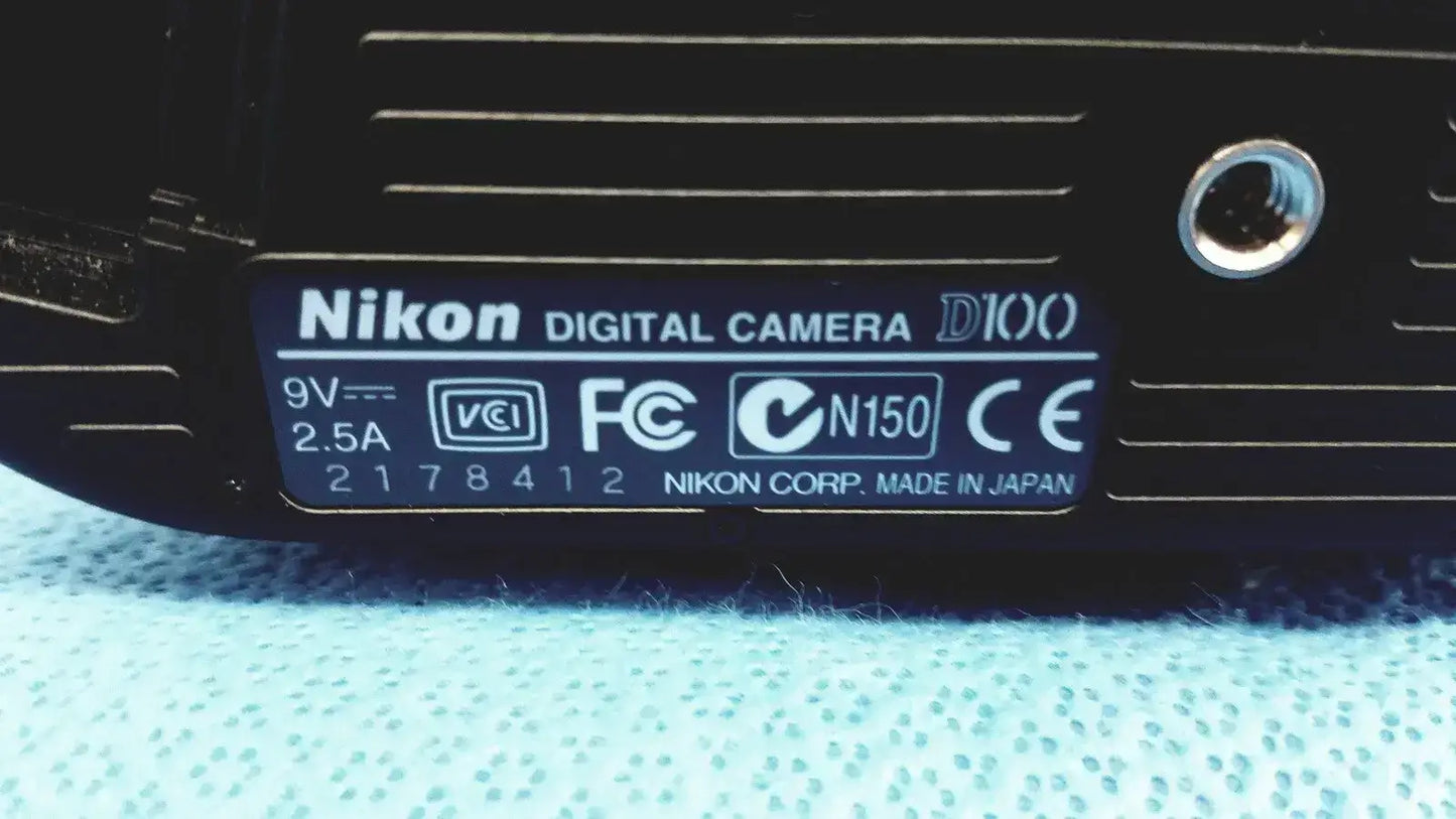 Nikon D100 Digital Camera - Black