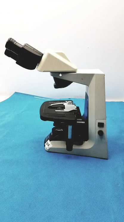 Nikon E200 Microscope with Polarizer Analyzer 4X 10X 40X 100X Objectives