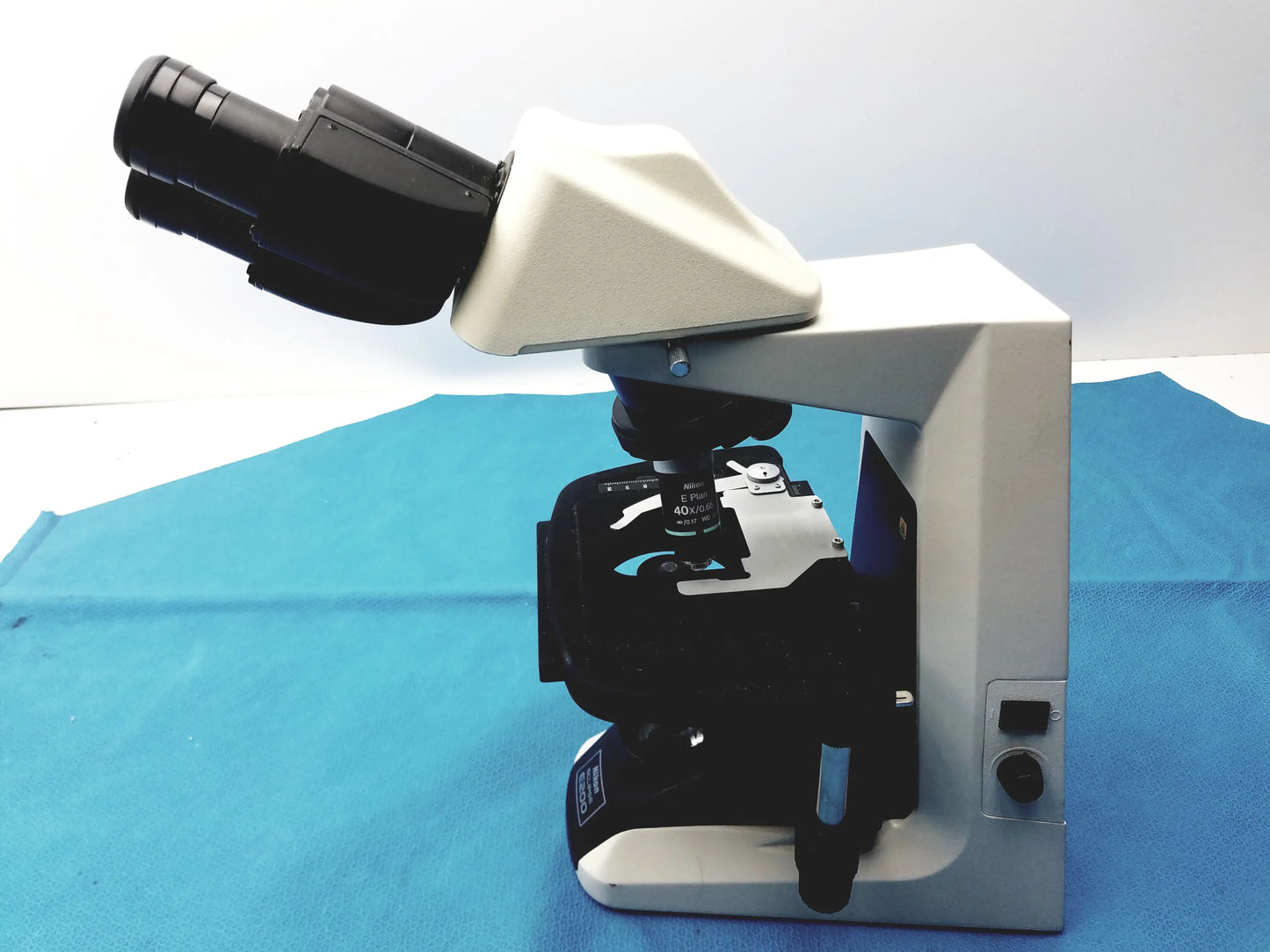Nikon Eclipse E200 Binocular Microscope - Biological