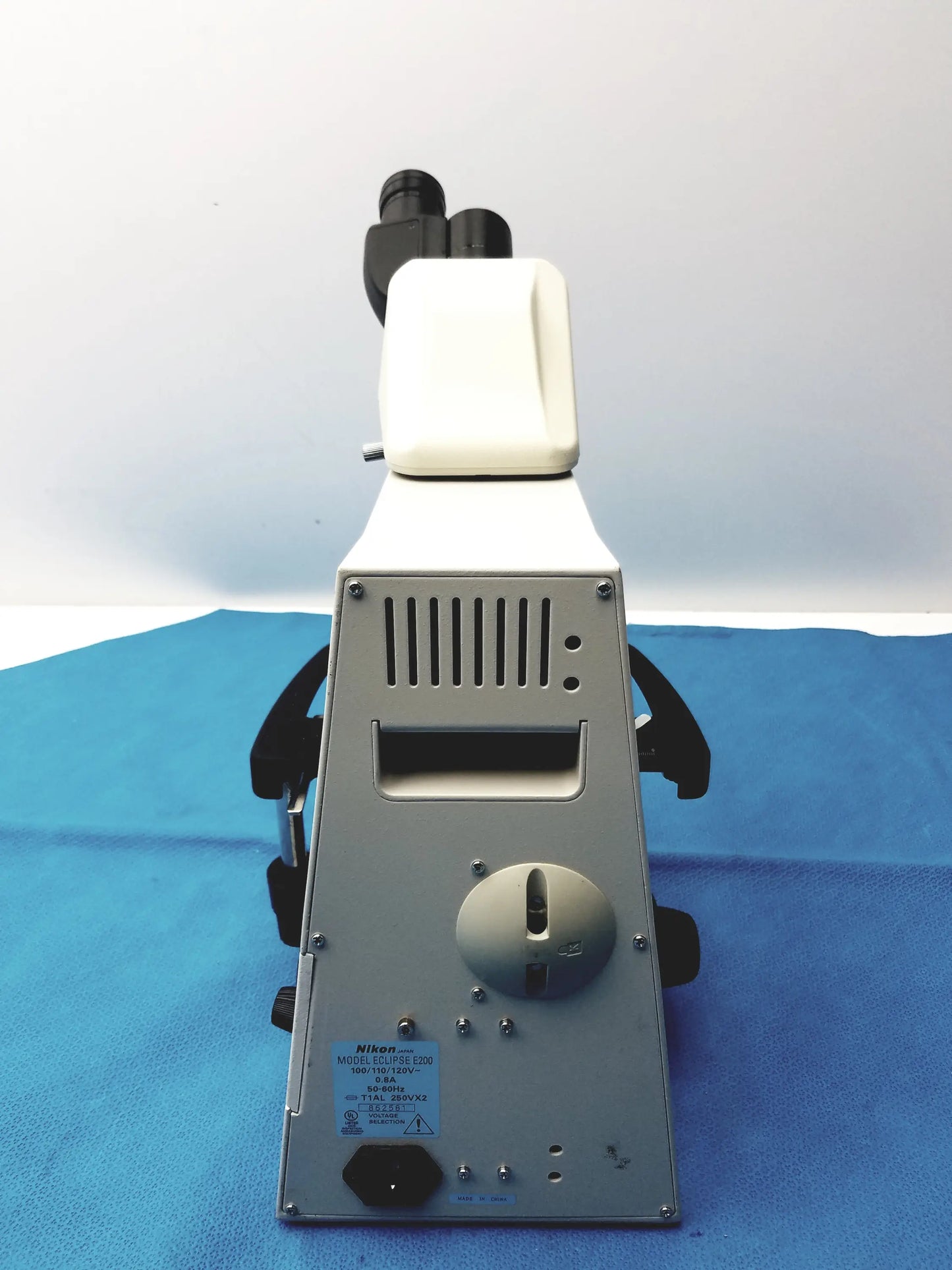 Nikon Eclipse E200 Binocular Microscope - Biological