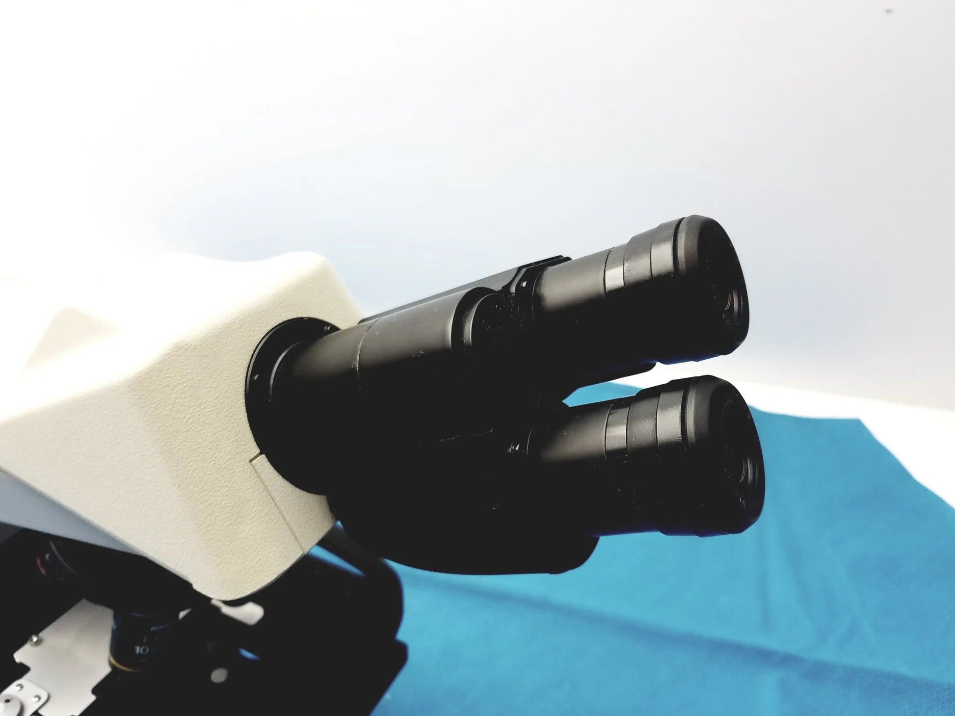 Nikon Eclipse E200 Binocular Microscope - Biological