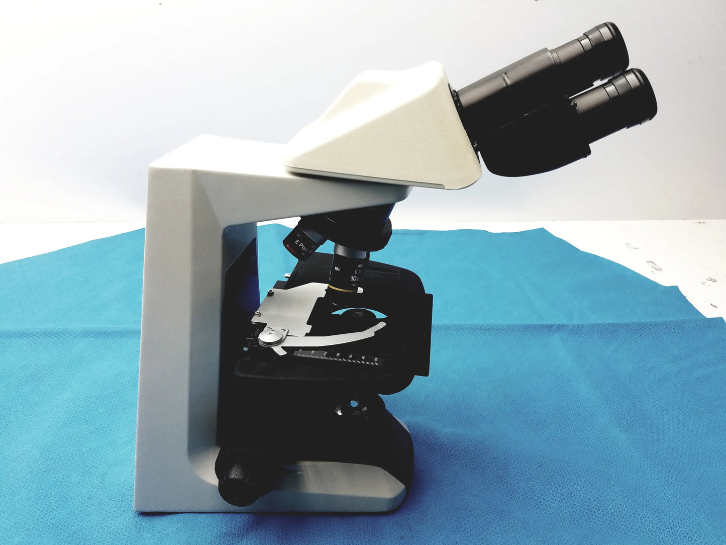 Nikon Eclipse E200 Binocular Microscope - Biological