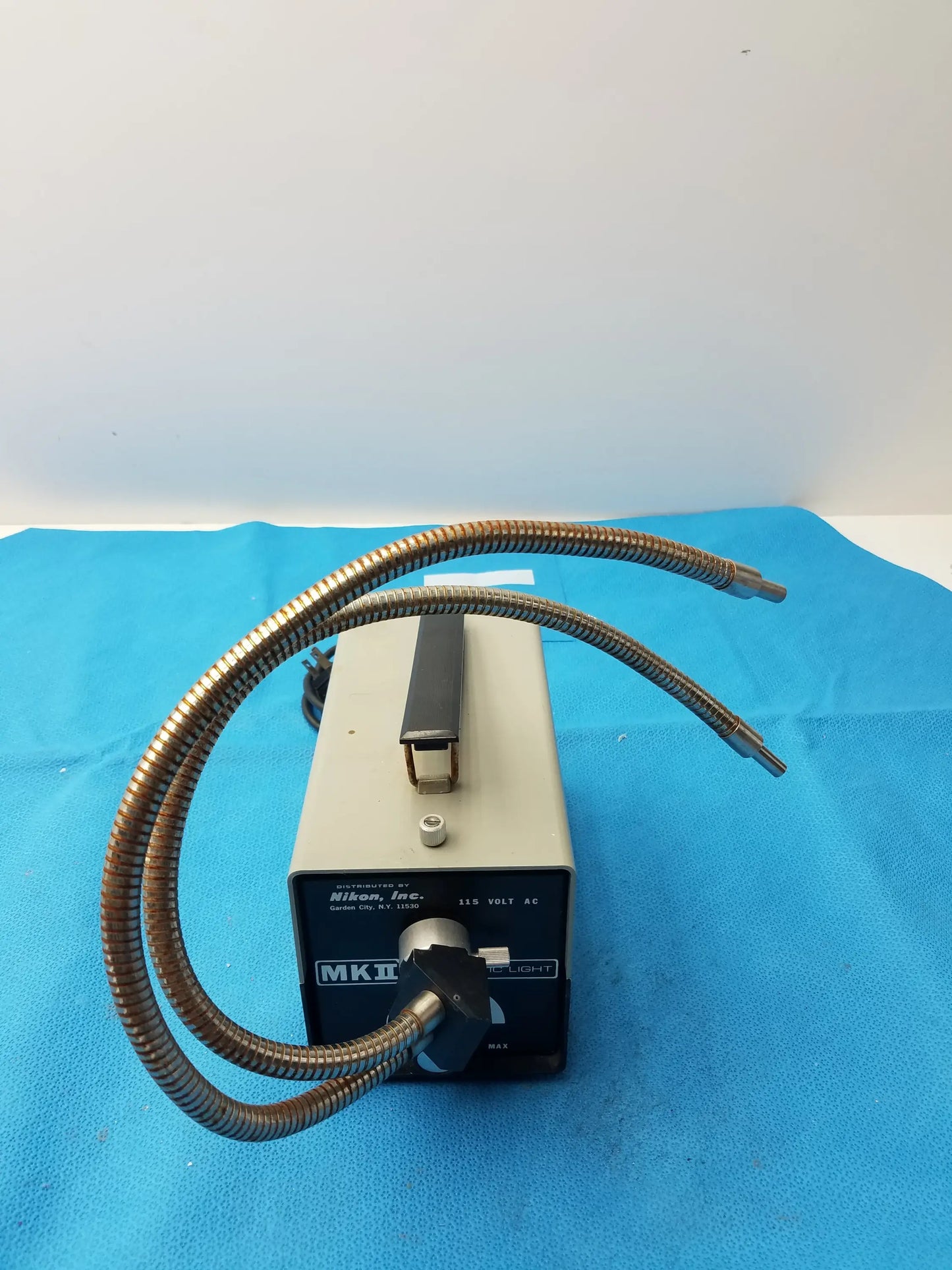 Nikon MK II Fiber Optic Microscope Illumination Light Source