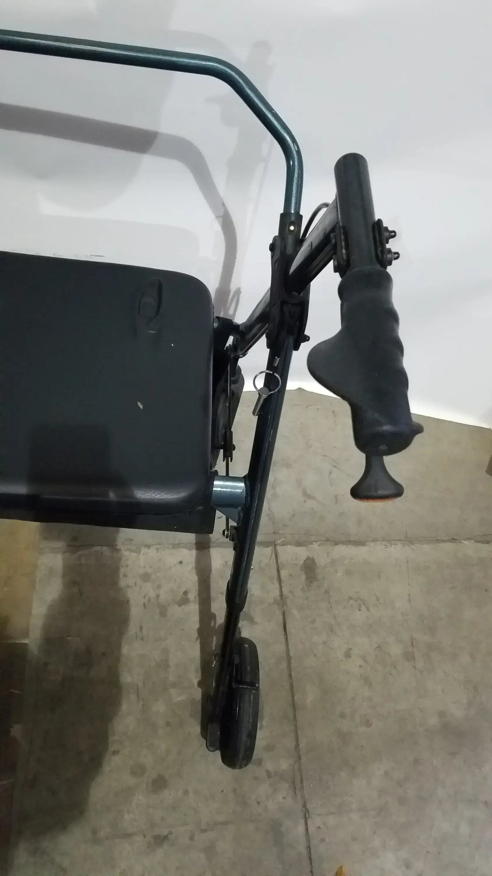 Nova Rolling Walker for Seniors 4-Wheel Rollator with Seat Black