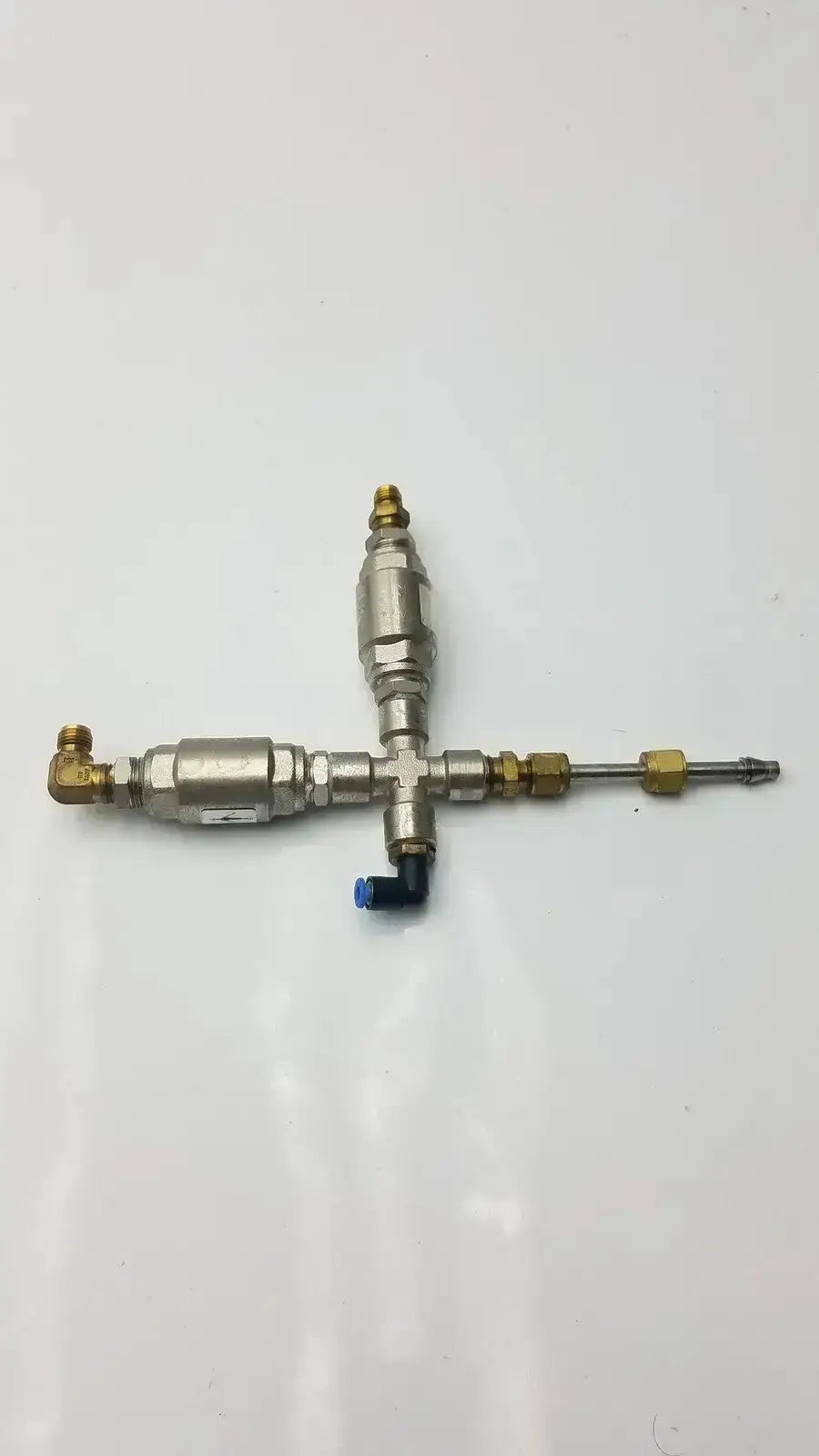 Silver and brass-colored numatics rv 37-a relief valve assembly with threaded fittings for fluid control g-bbde3-22s
