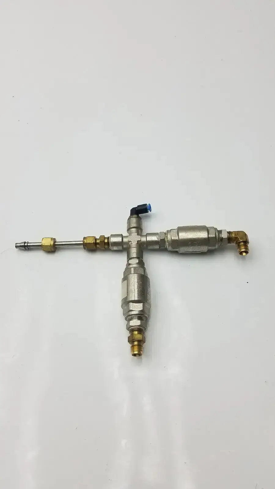 Silver and brass numatics rv 37-a relief valve g-bbde3-22s with threaded fittings for industrial fluid control assembly