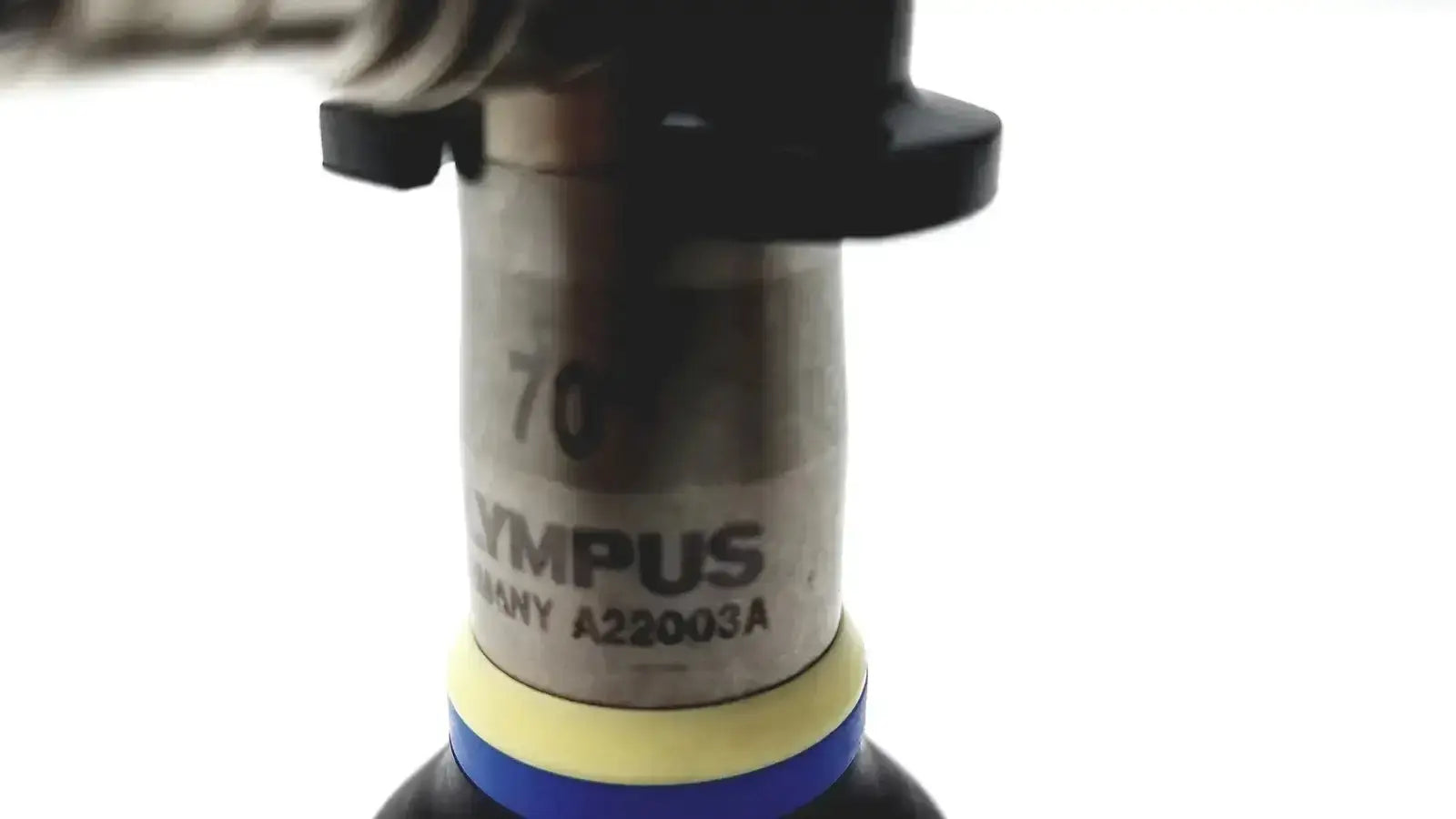 Silver olympus a22003a rigid scope 4mm x 70 degree with black top cap and yellow blue ring lens