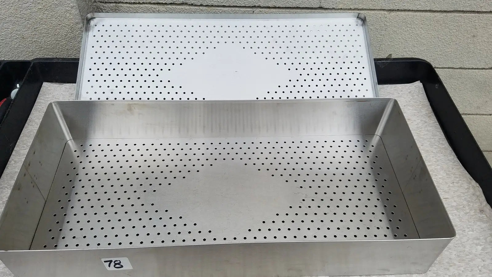 Omni Tract 3422R Stainless Steel Drain Hole Pan and Cover Sterilization Tray