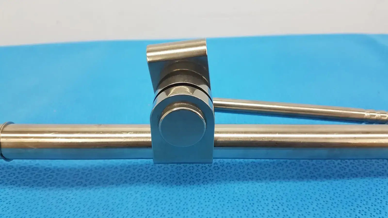 OMNI-TRACT 4080 Clamp Sterile Field – Surgical Retraction Accessory - Retractor