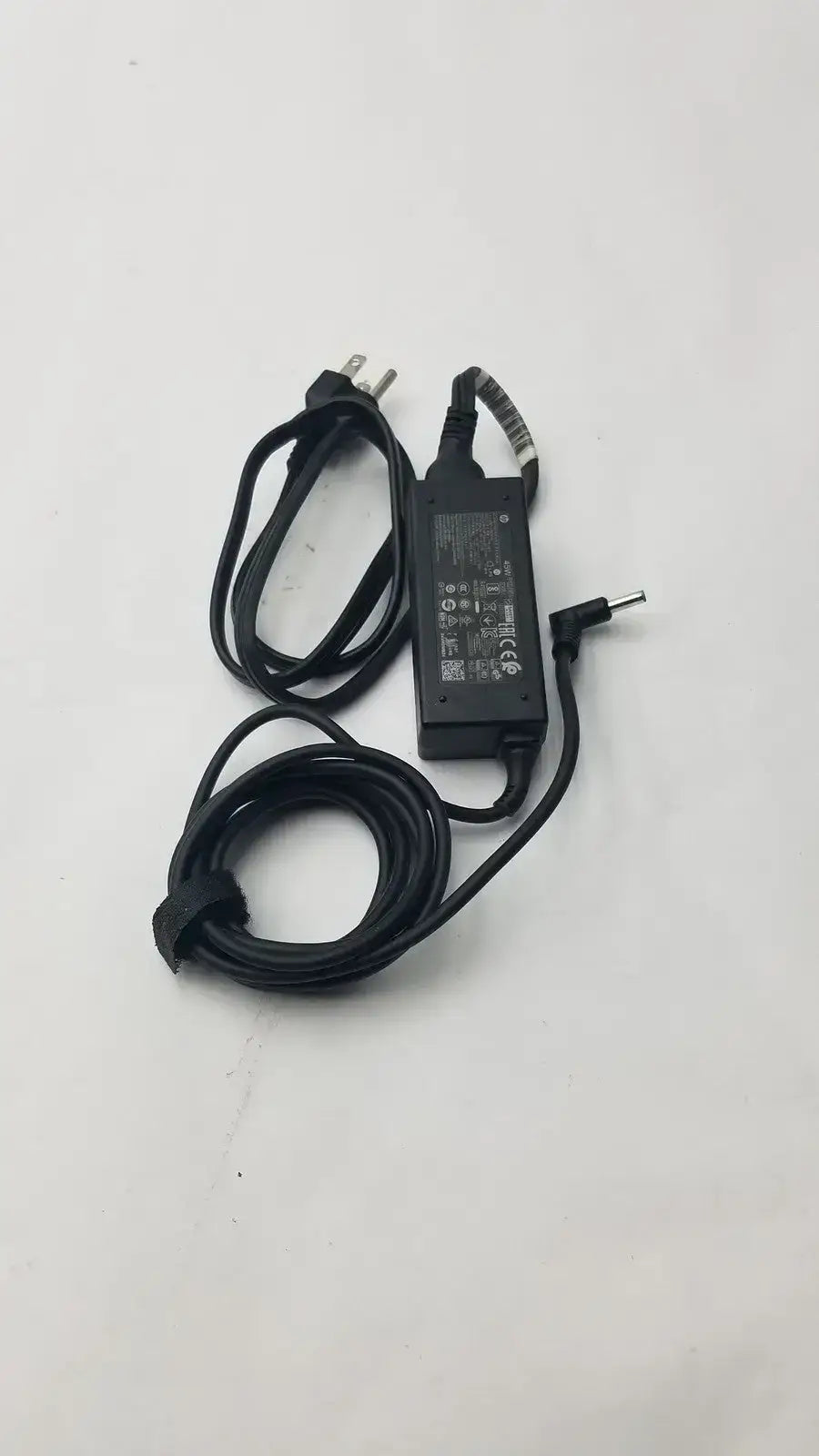 Original HP 45W 19.5V 2.31A Ultrabook Notebook Ac Adapter 741727-001 TPN-LA15 - AC