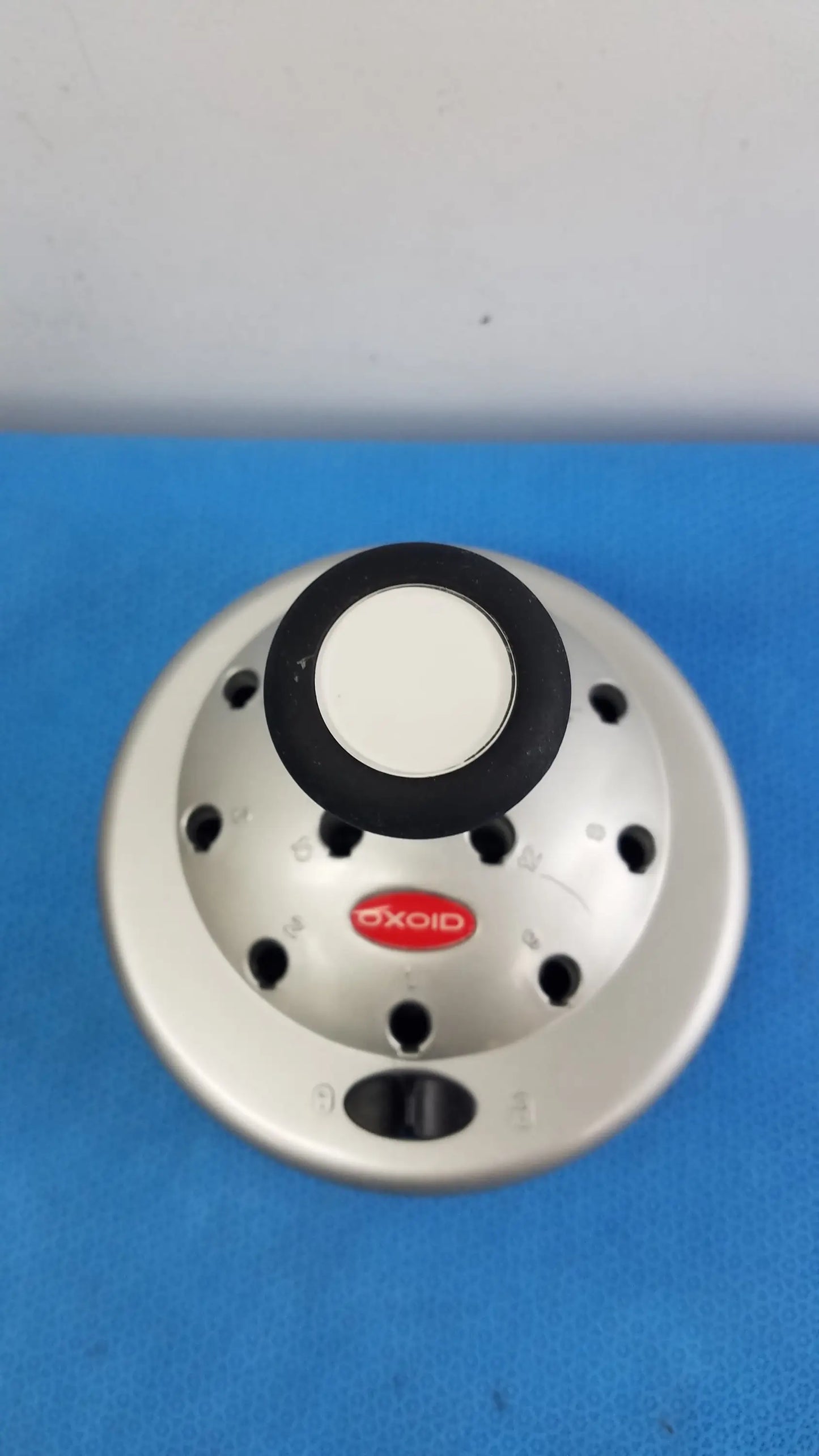 Oxoid Antimicrobial Susceptibility Disc Dispenser – 12 Place