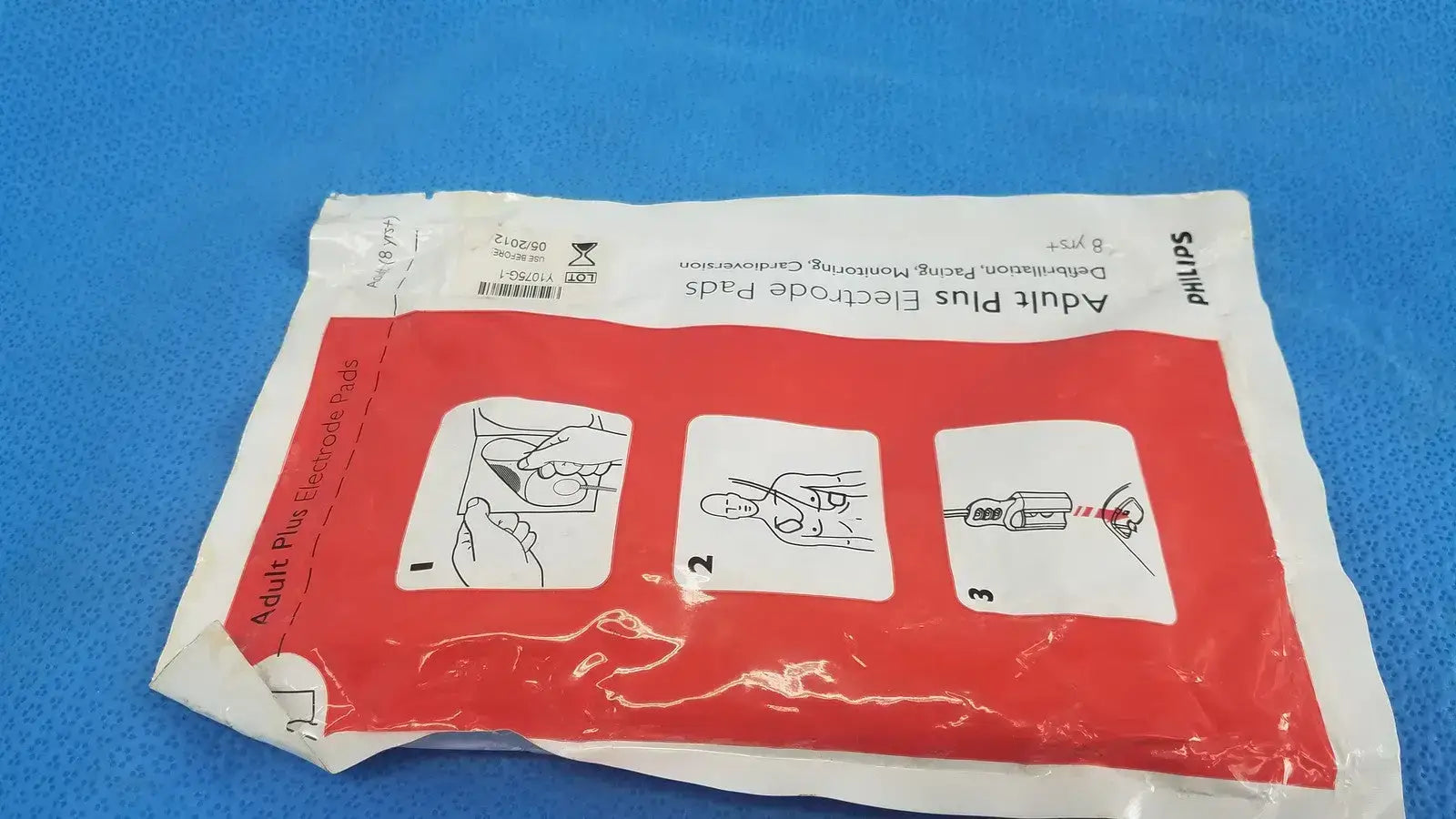 Philips Adult Plus Electrode Pad 8Y+ / Instructional Use Check Before Date