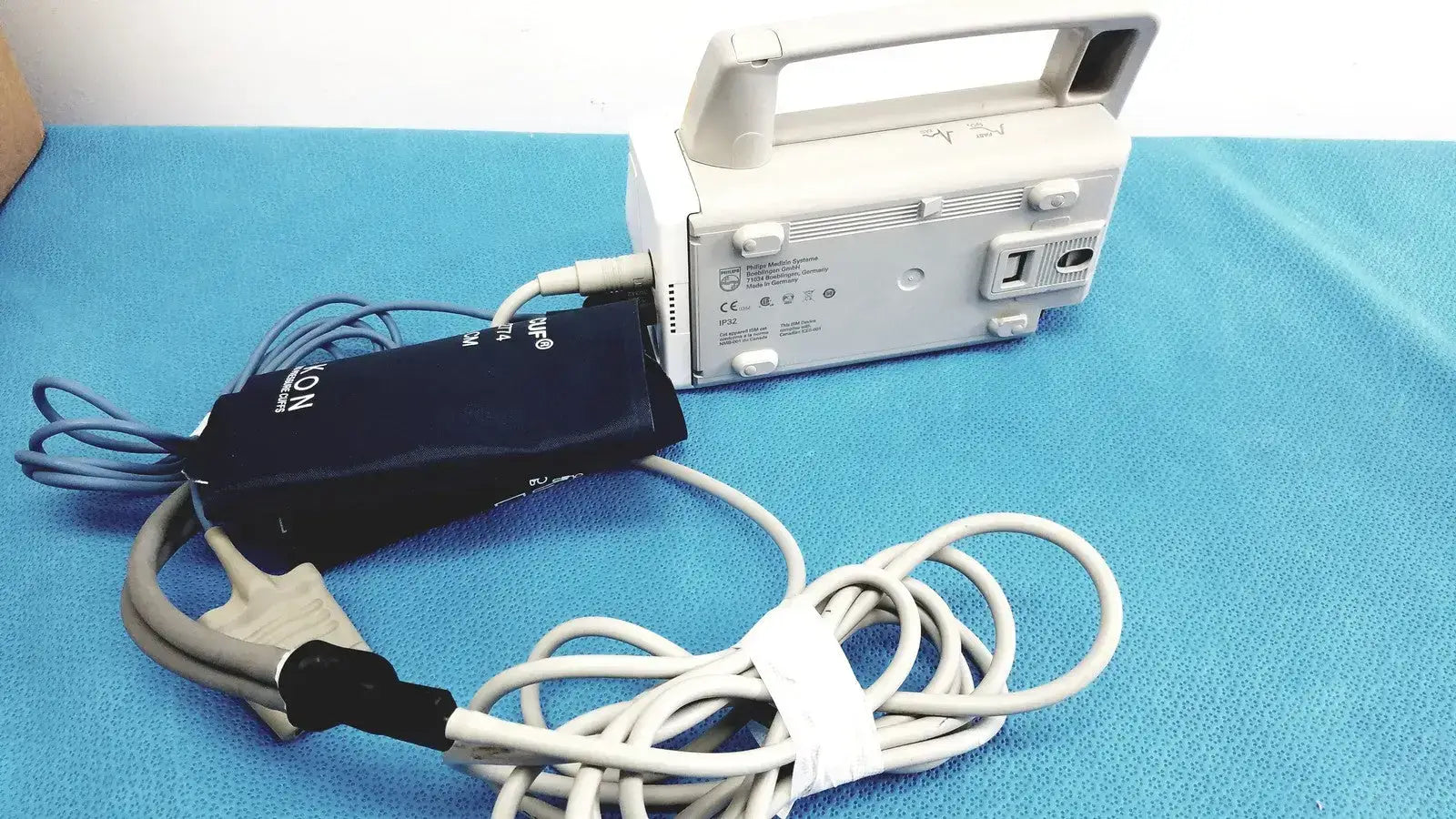 Philips IntelliVue MP2 Patient Monitor with Blood Pressure Cuff 23-33cm 2774