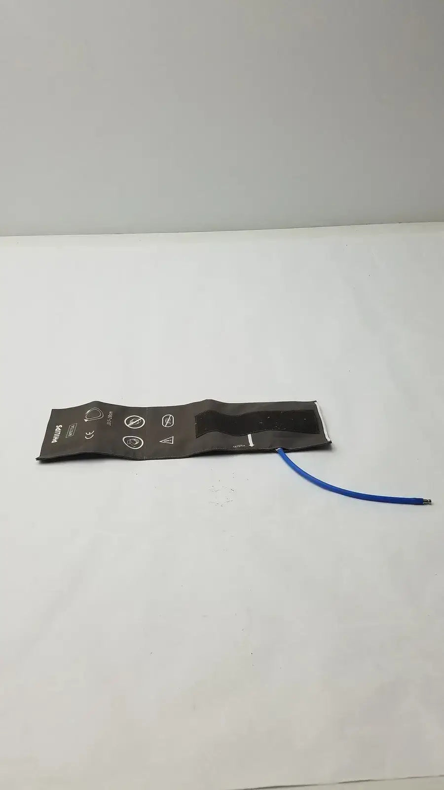 PHILIPS M1573A Comfort Care Cuff Small Adult 20.5cm-28cm - NIBP