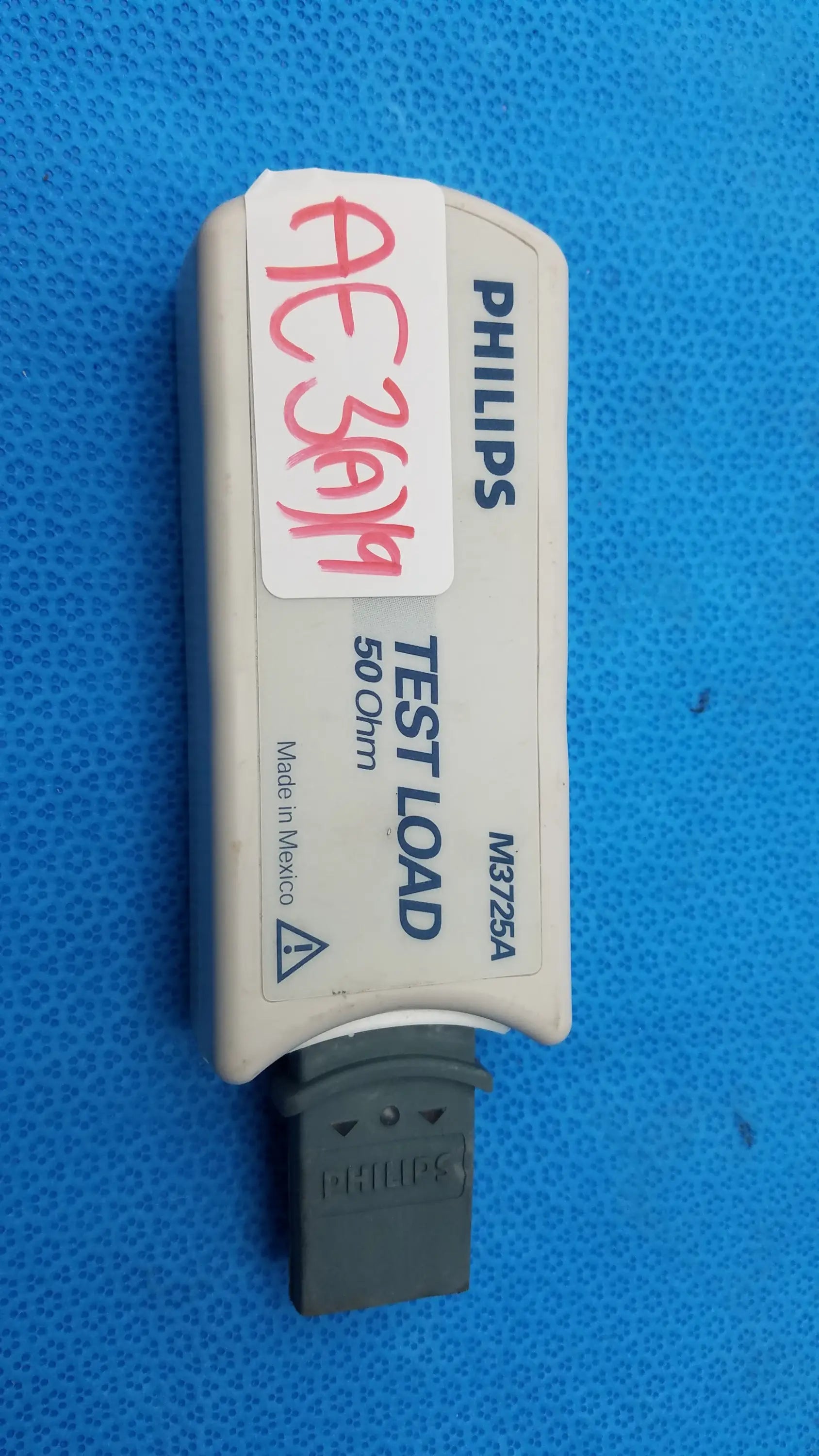 White Philips M3725A test load 50 ohm with gray connector made in Mexico for medical equipment use