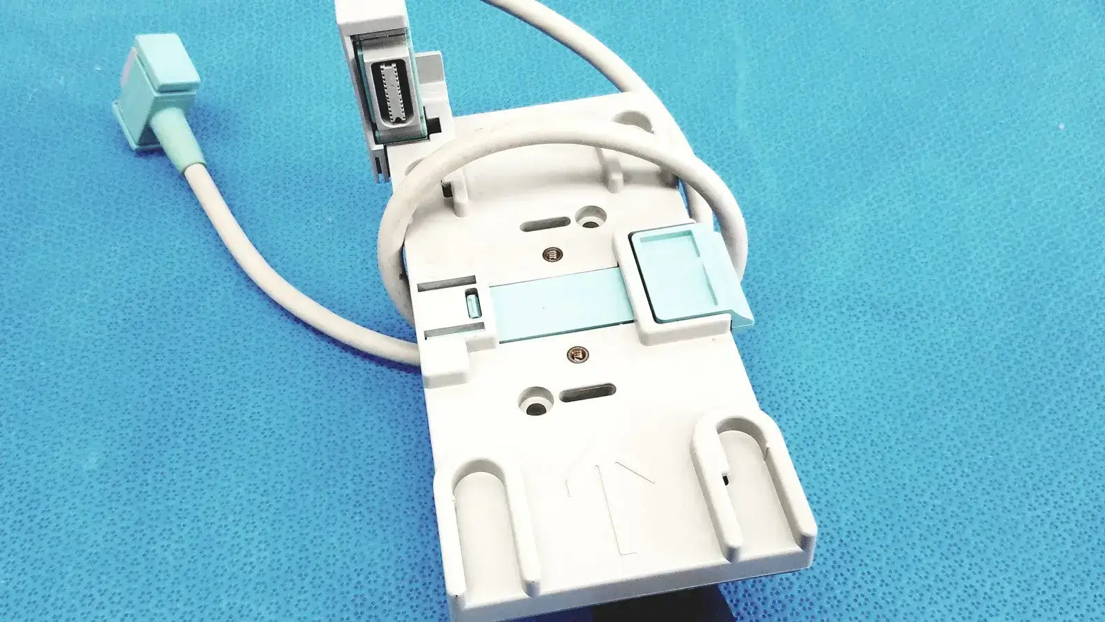 Philips M8040-60101 Universal Clamp Kit with Attache M3081-61626 Cable - Mounting