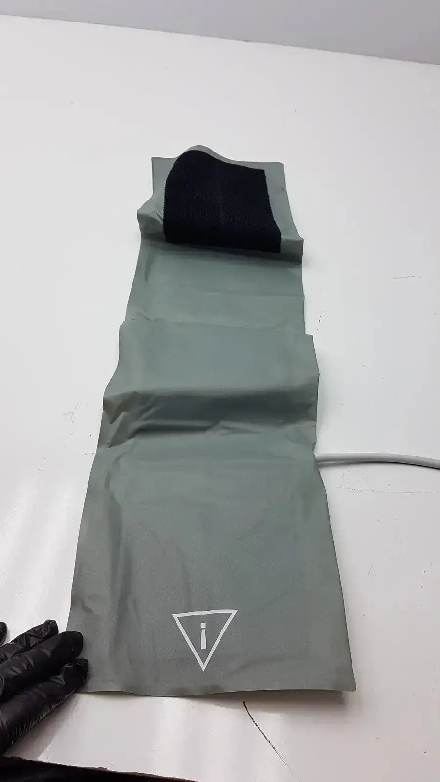 Phillips M4559B easy care adult thigh gray inflatable blood pressure cuff with black lining and information symbol
