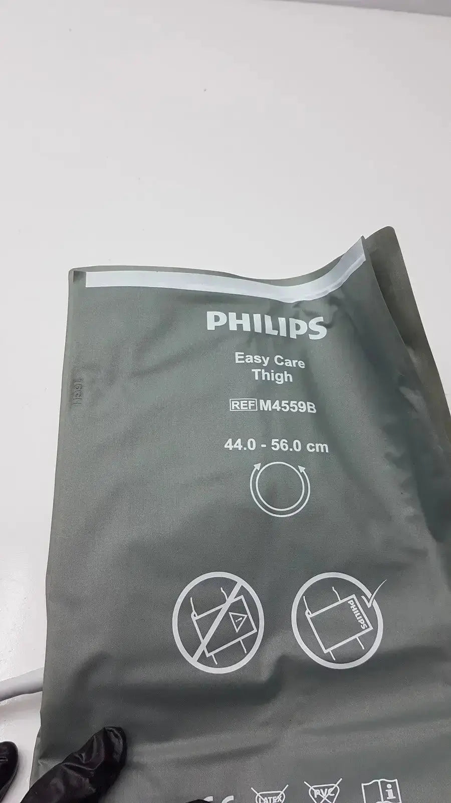 Gray philips easy care adult thigh blood pressure cuff model m4559b designed for accurate blood pressure measurement