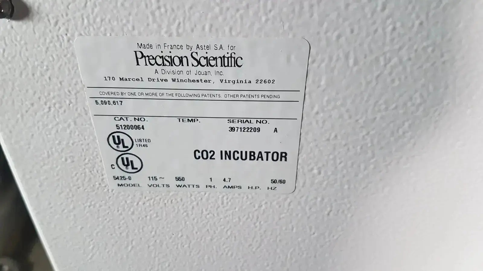 White label with black text and certification marks on napco precision series 5425 co2 incubator model ot-100z