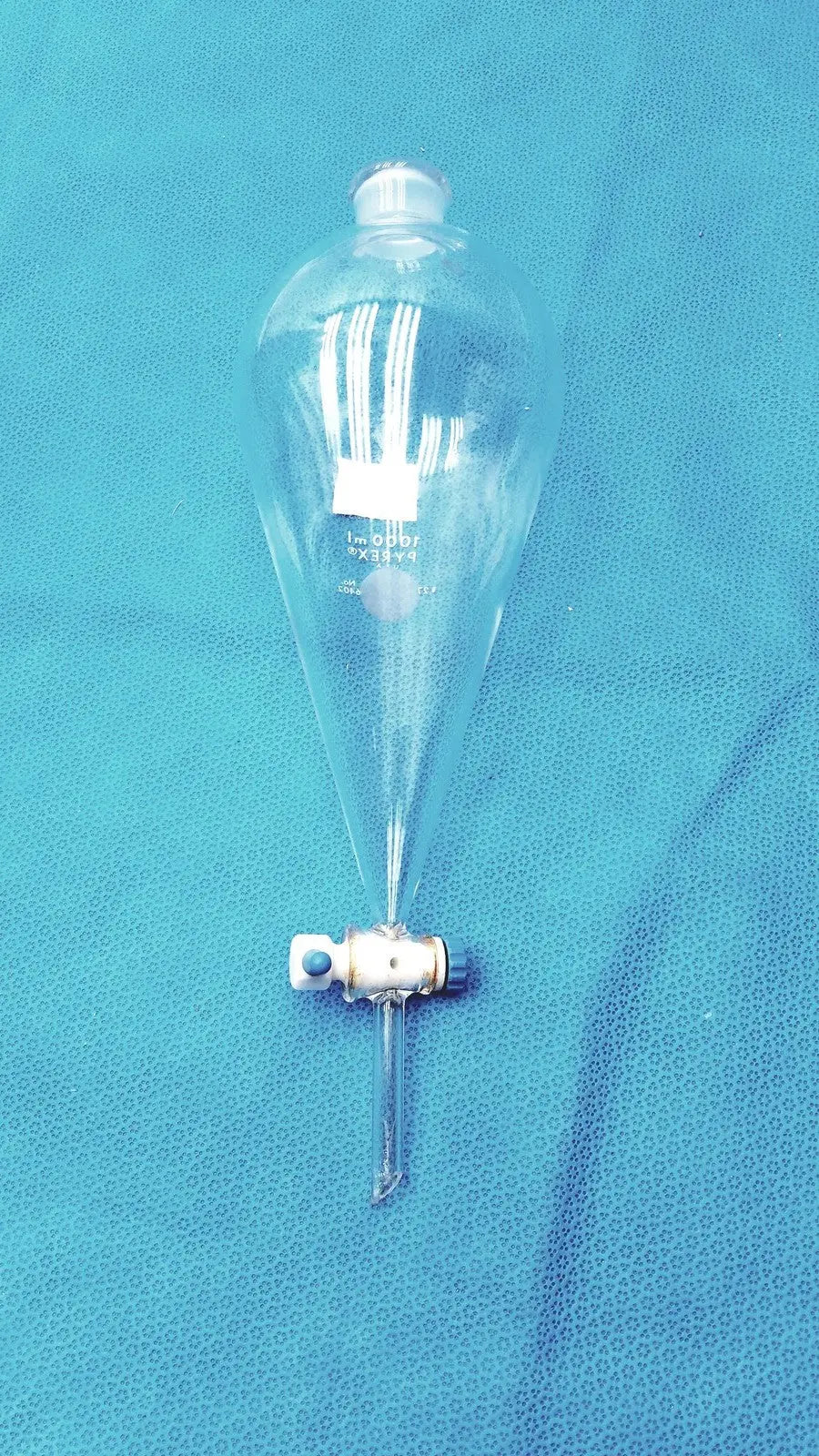 Pyrex 1000 mL Glass Separatory Funnel with Stopper – Borosilicate